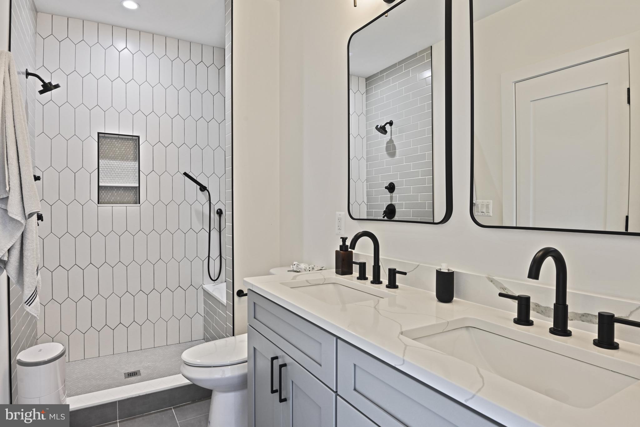 VIENNA WOODS - Residential