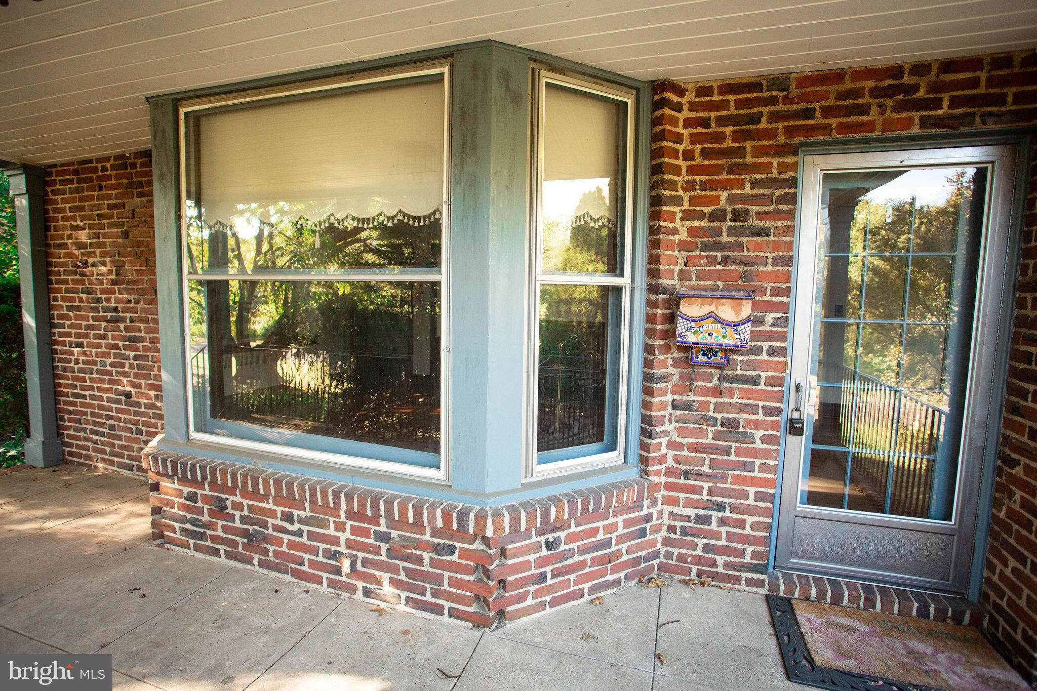 319 N NEWTON LAKE DRIVE