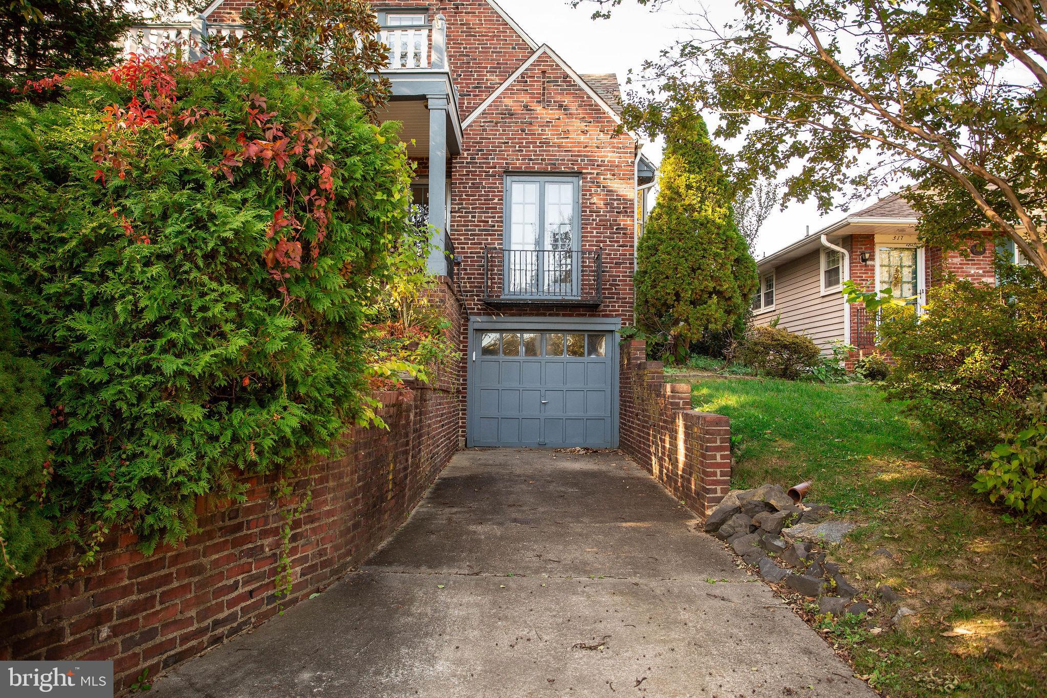 319 N NEWTON LAKE DRIVE