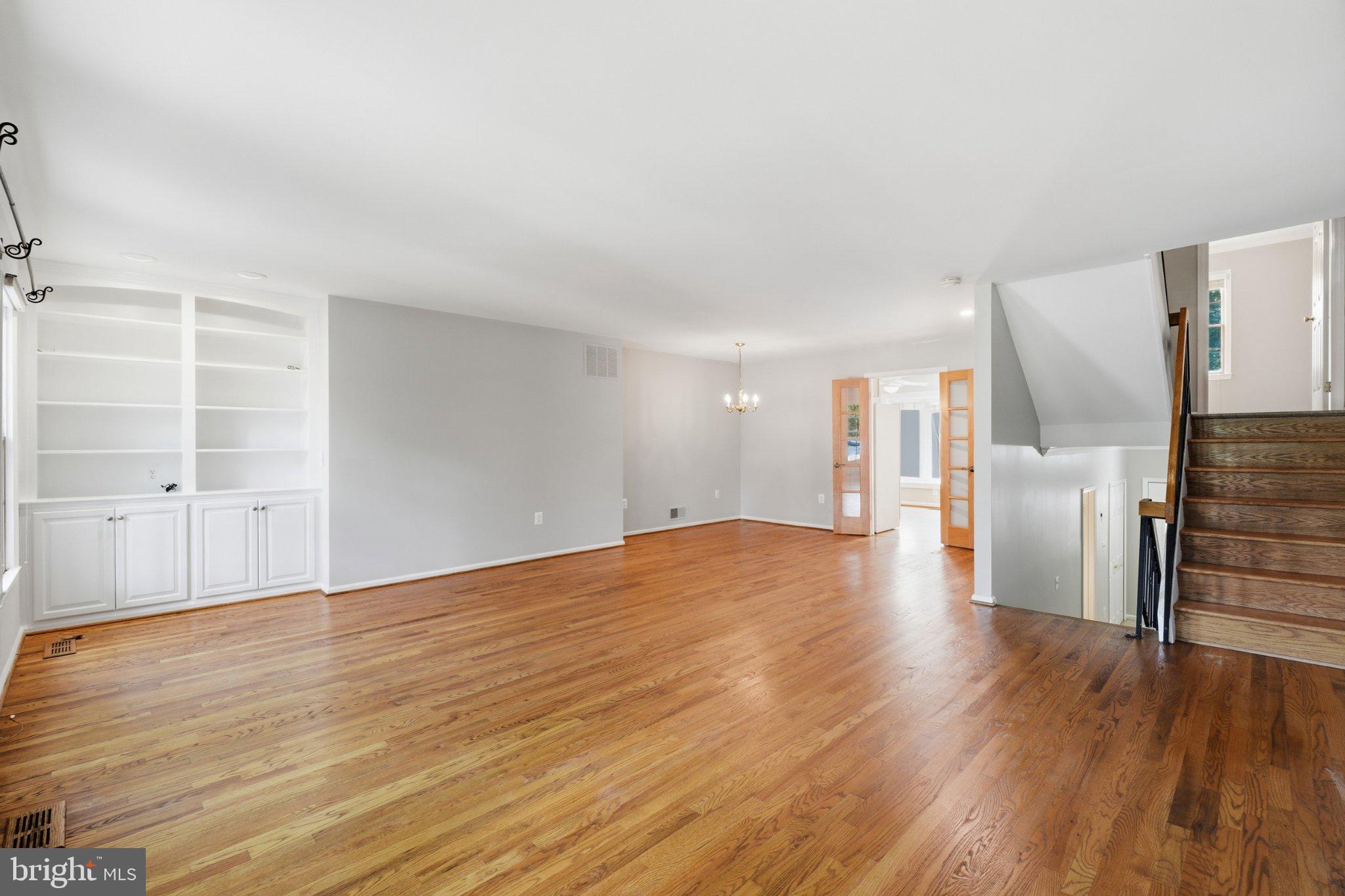6924 MCLEAN PARK MANOR COURT