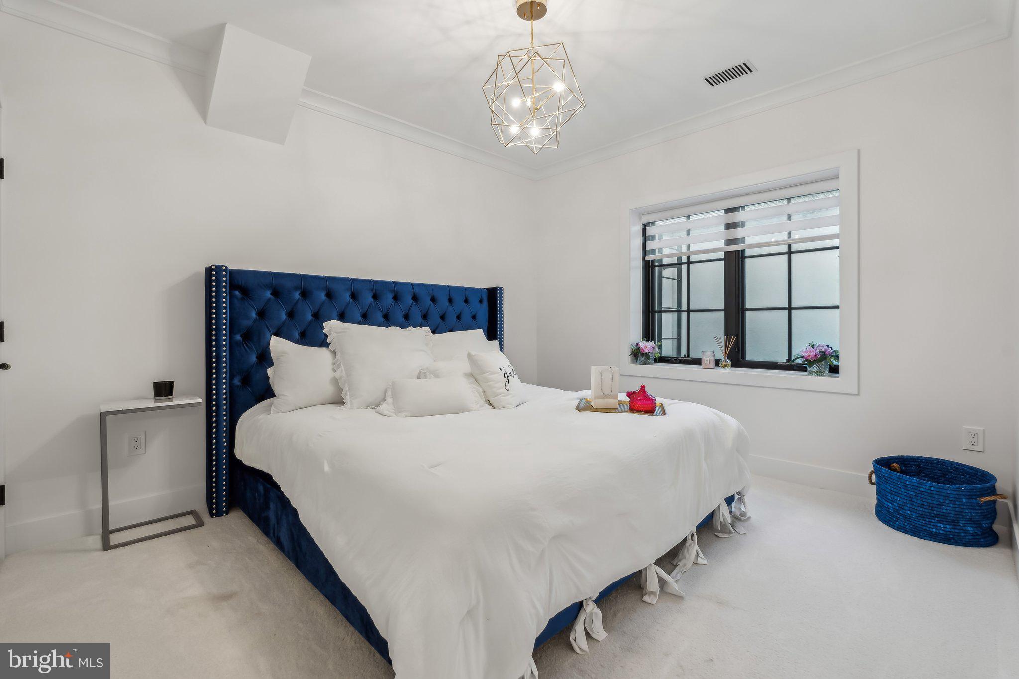 WILDWOOD MANOR - Residential