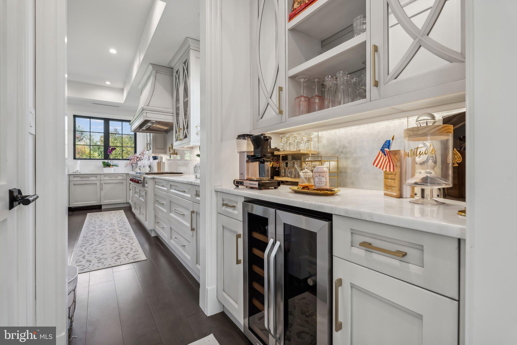 WILDWOOD MANOR - Residential