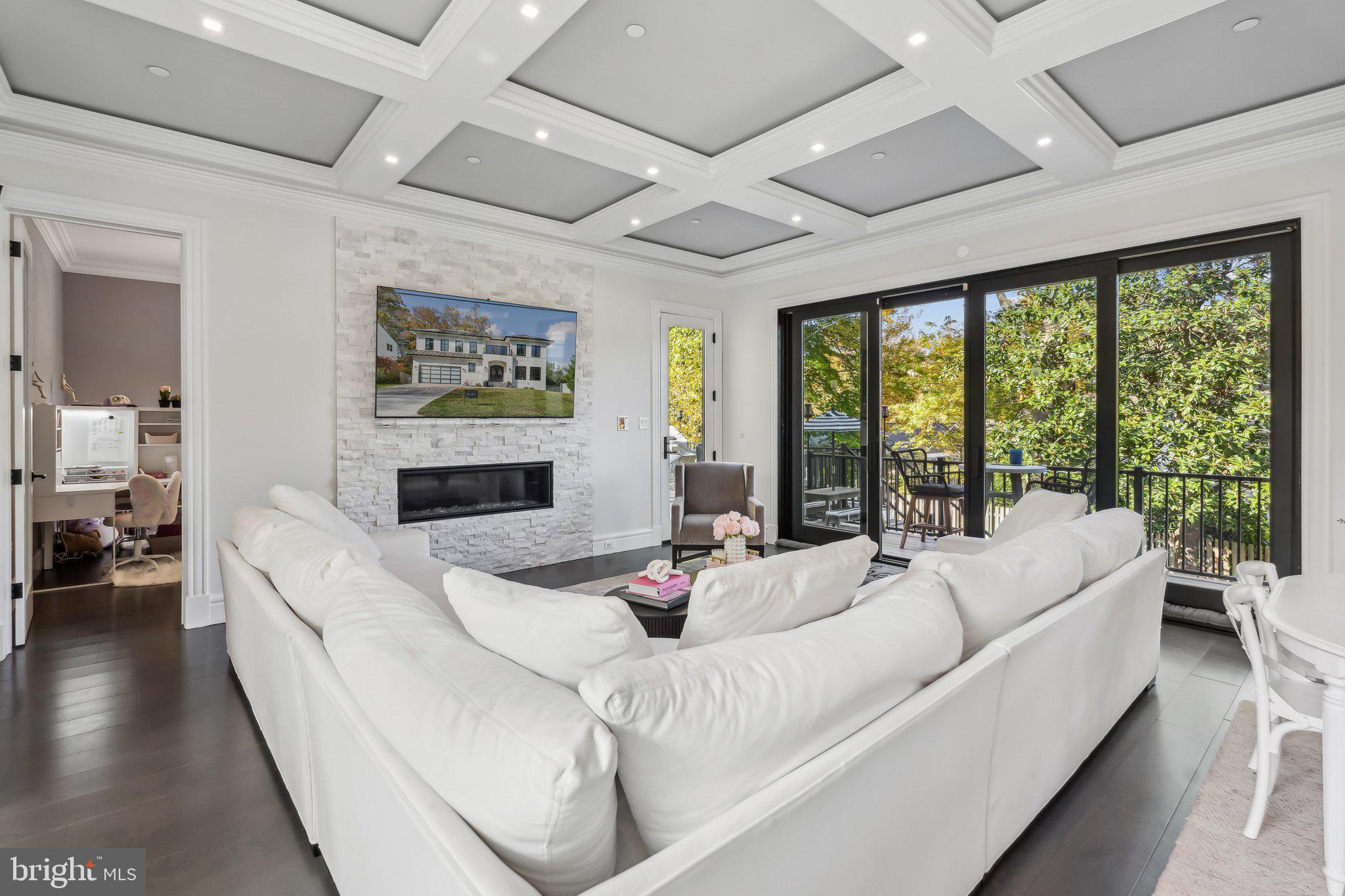 WILDWOOD MANOR - Residential