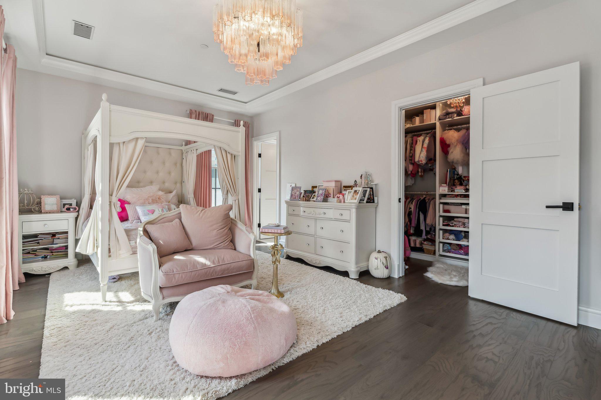 WILDWOOD MANOR - Residential