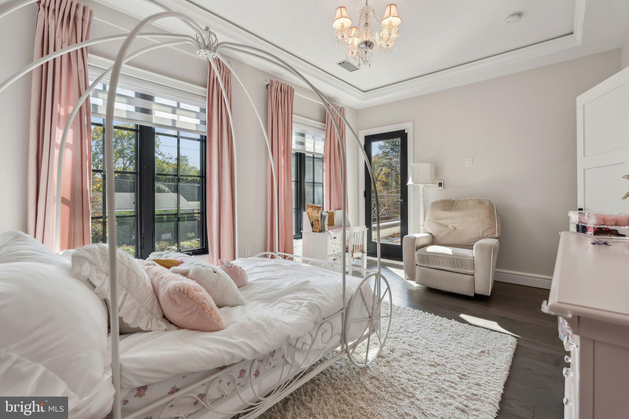 WILDWOOD MANOR - Residential