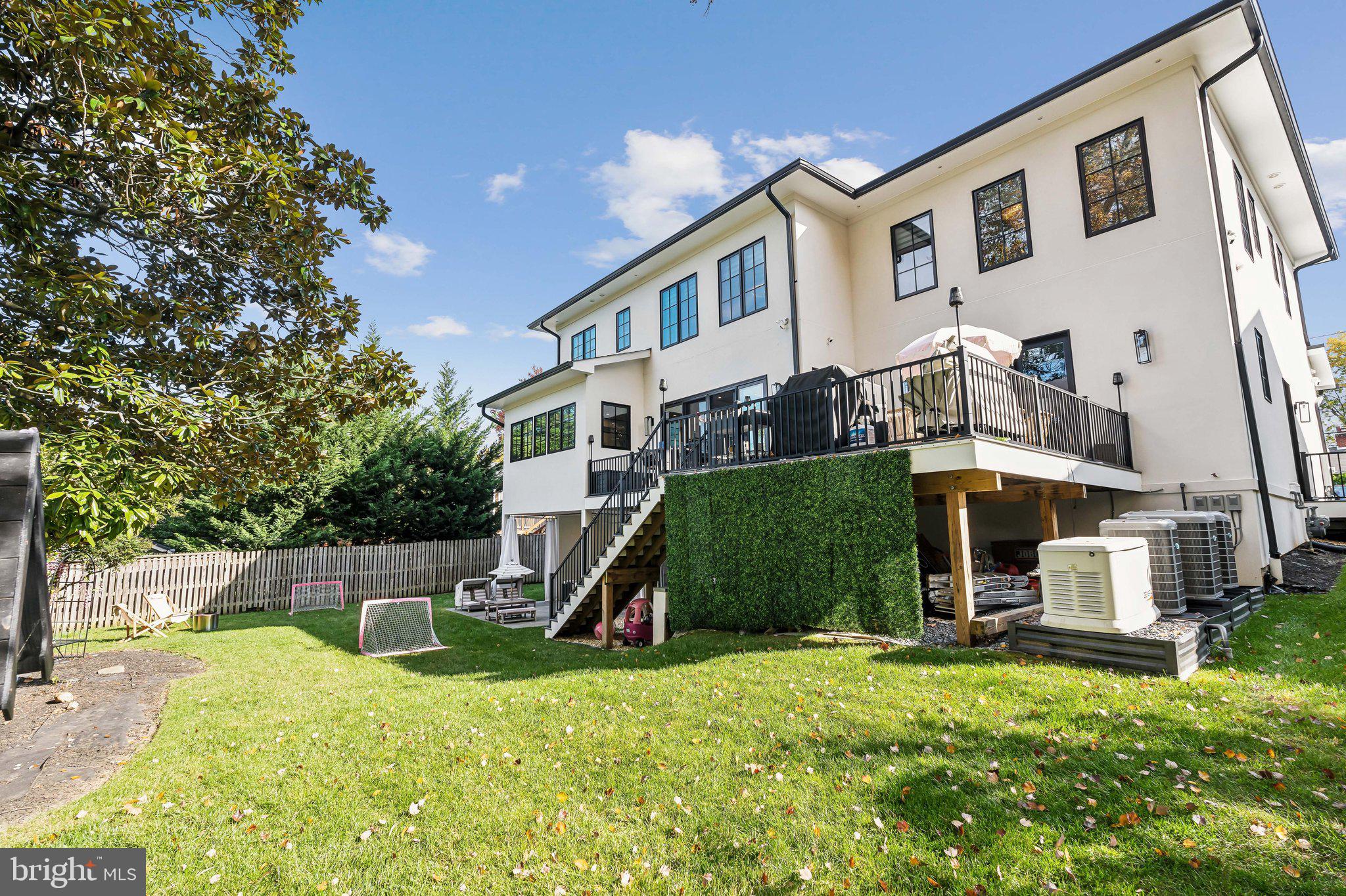 WILDWOOD MANOR - Residential