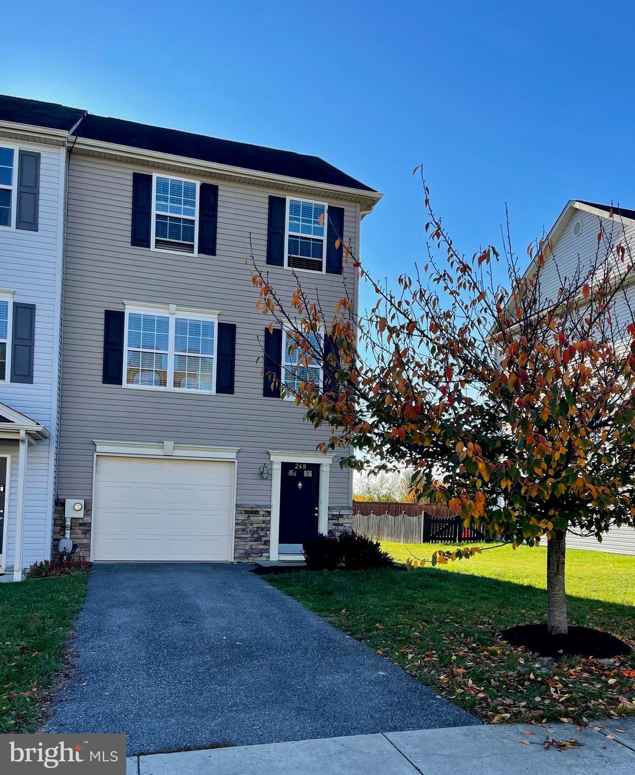 HAMMONDS MILL - Residential