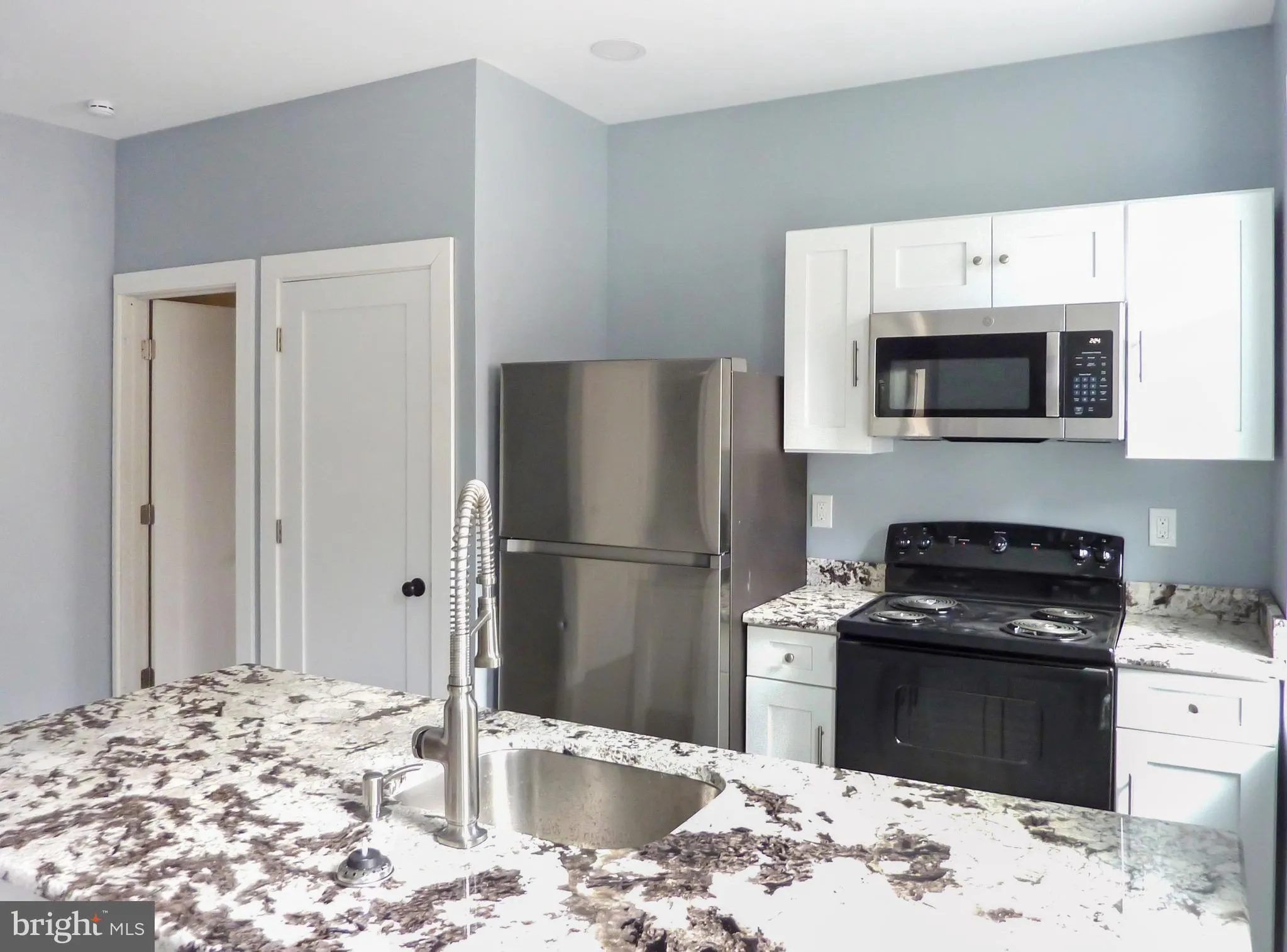 Philadelphia, Pennsylvania 19142, United States, 4 Bedrooms Bedrooms, ,Residential,Contingent,134625