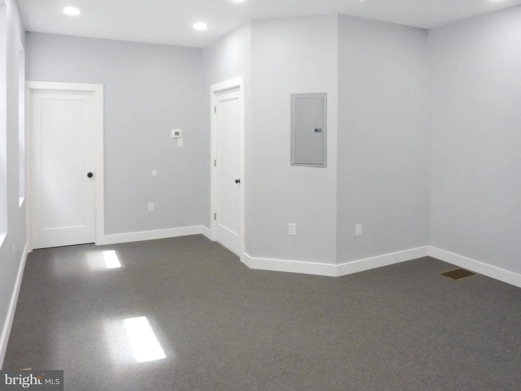 Philadelphia, Pennsylvania 19142, United States, 4 Bedrooms Bedrooms, ,Residential,Contingent,134625