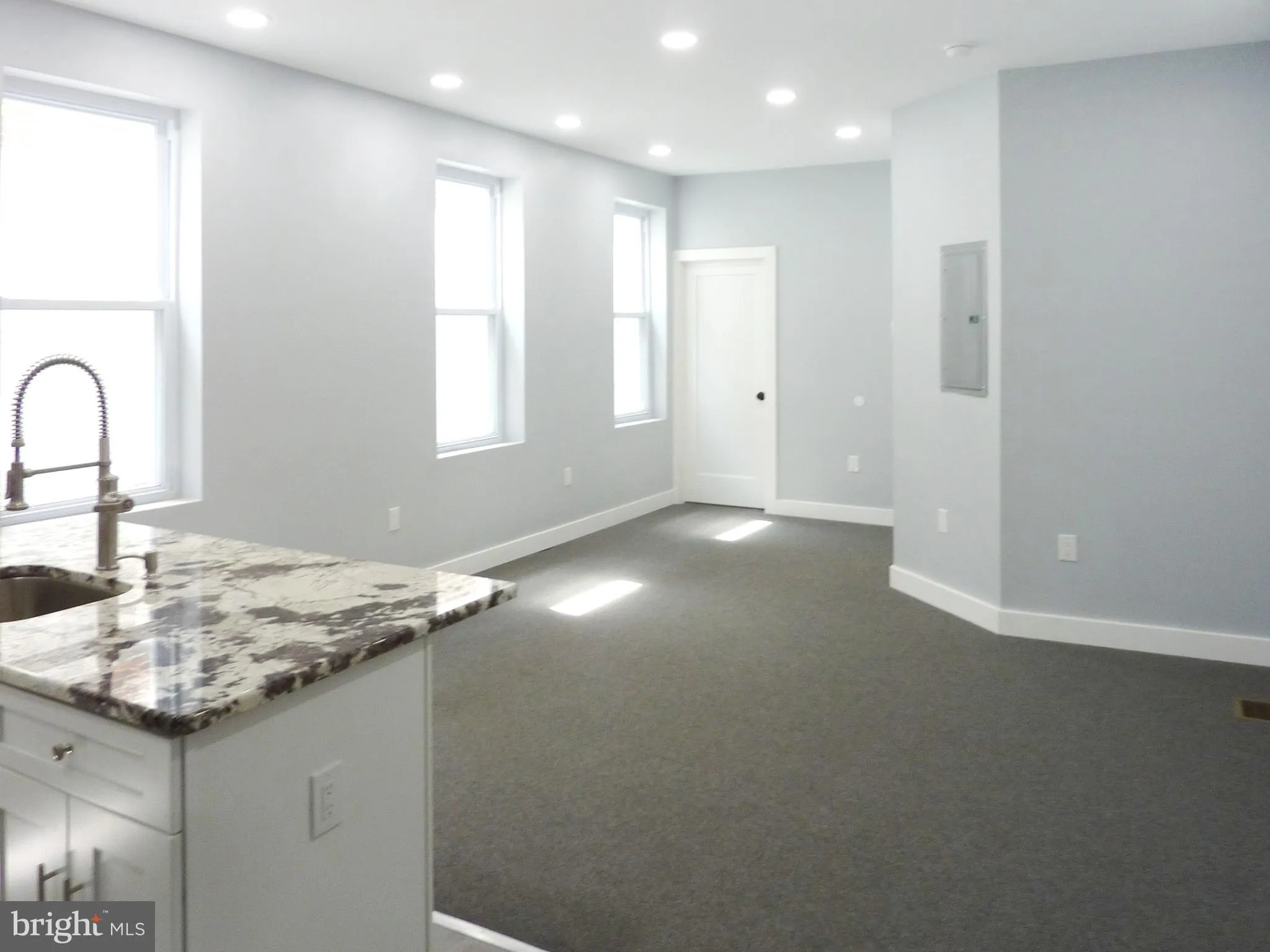 Philadelphia, Pennsylvania 19142, United States, 4 Bedrooms Bedrooms, ,Residential,Contingent,134625