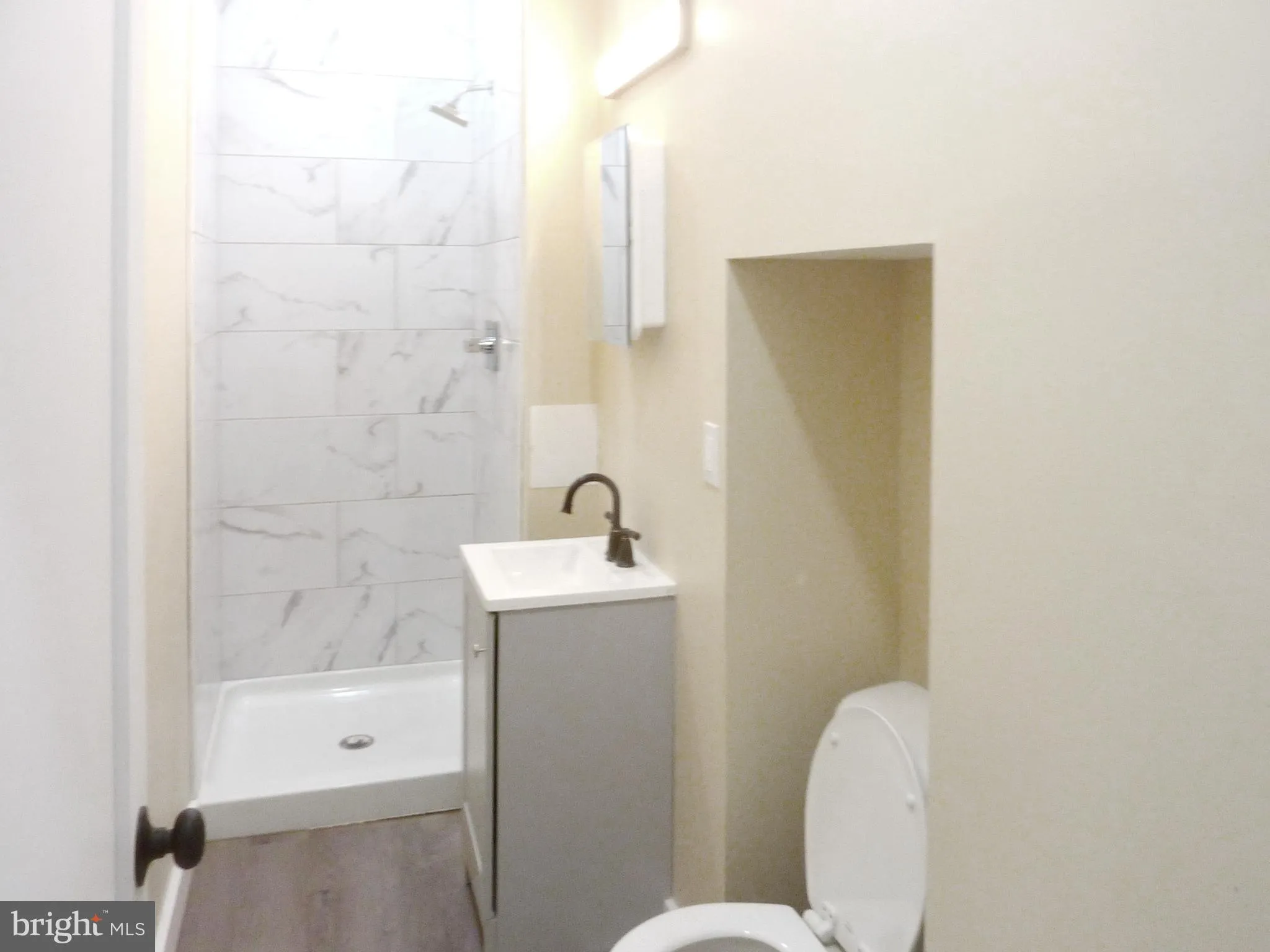 Philadelphia, Pennsylvania 19142, United States, 4 Bedrooms Bedrooms, ,Residential,Contingent,134625