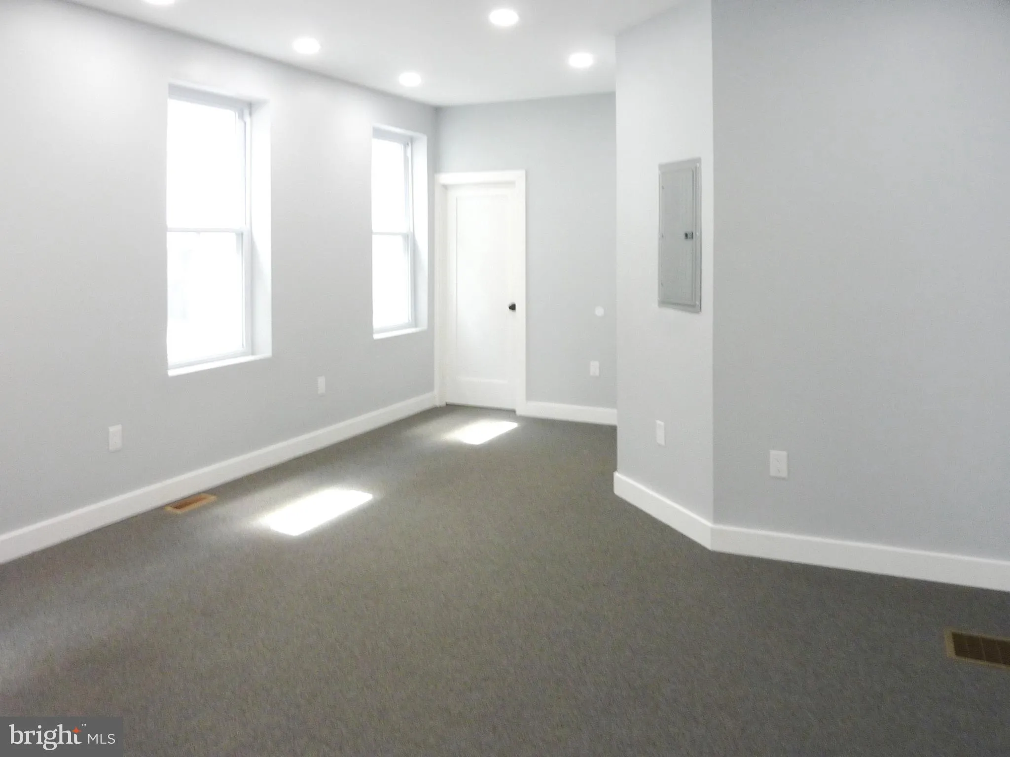 Philadelphia, Pennsylvania 19142, United States, 4 Bedrooms Bedrooms, ,Residential,Contingent,134625