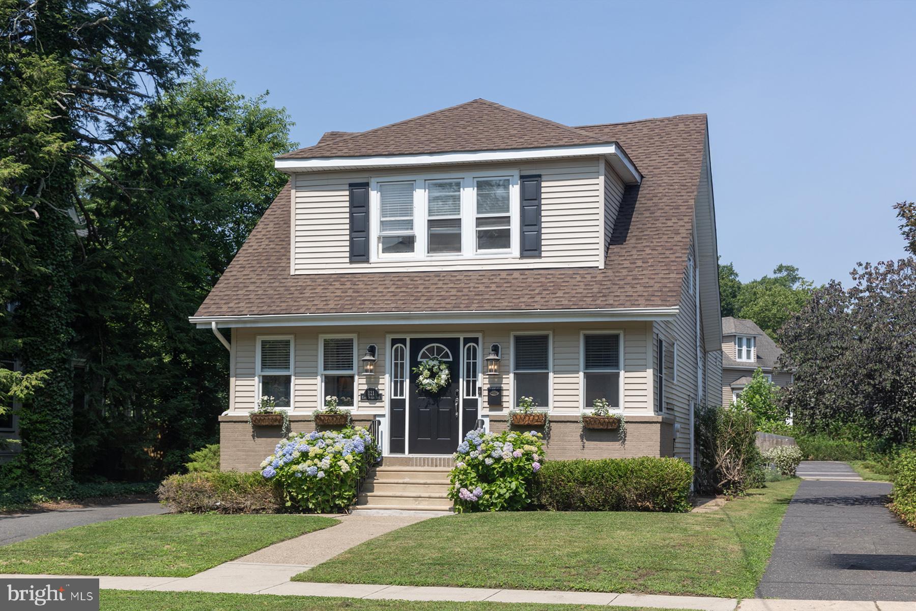 121 E STILES AVENUE