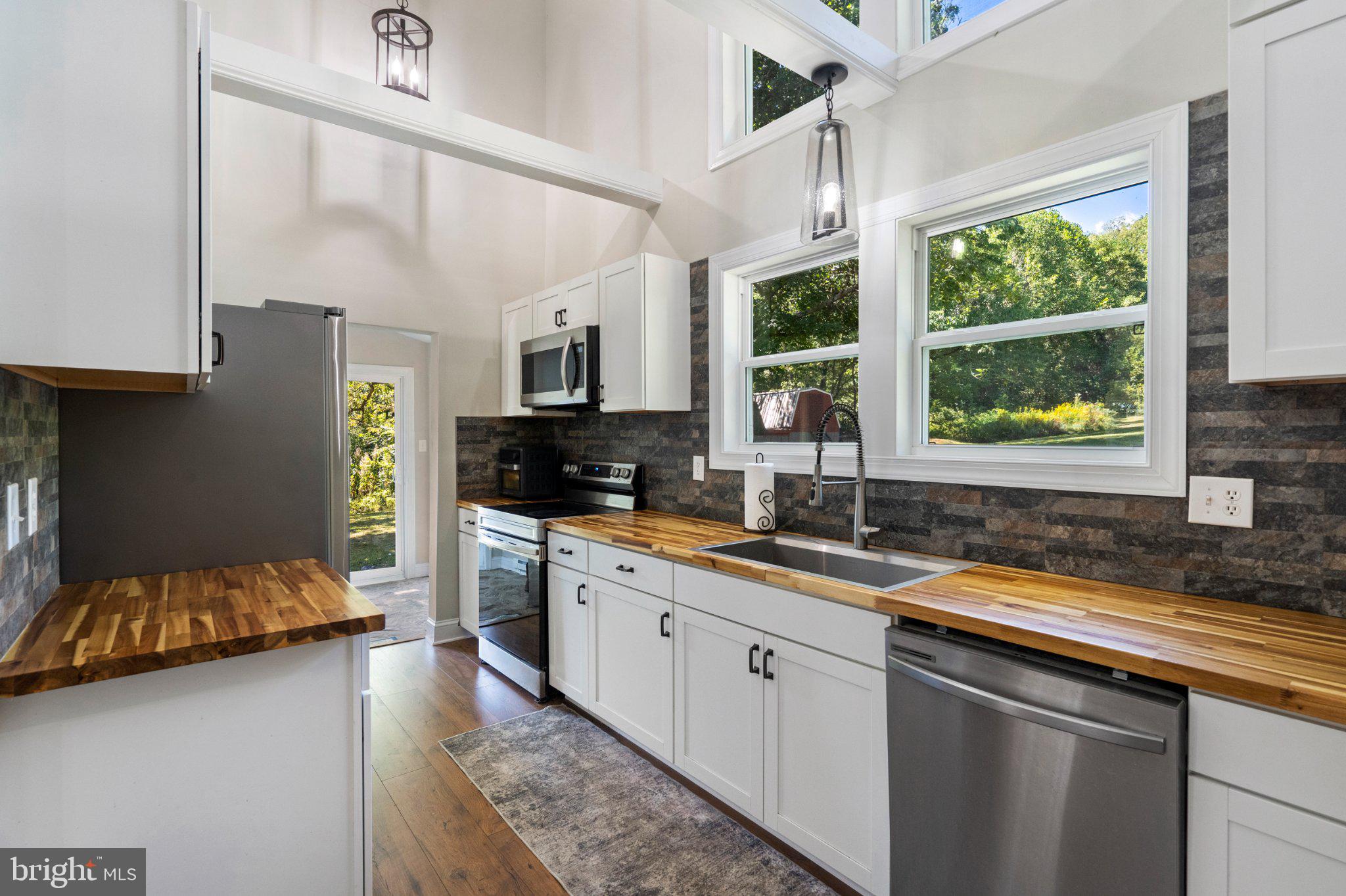 1071 HAMMONDS MILL ROAD