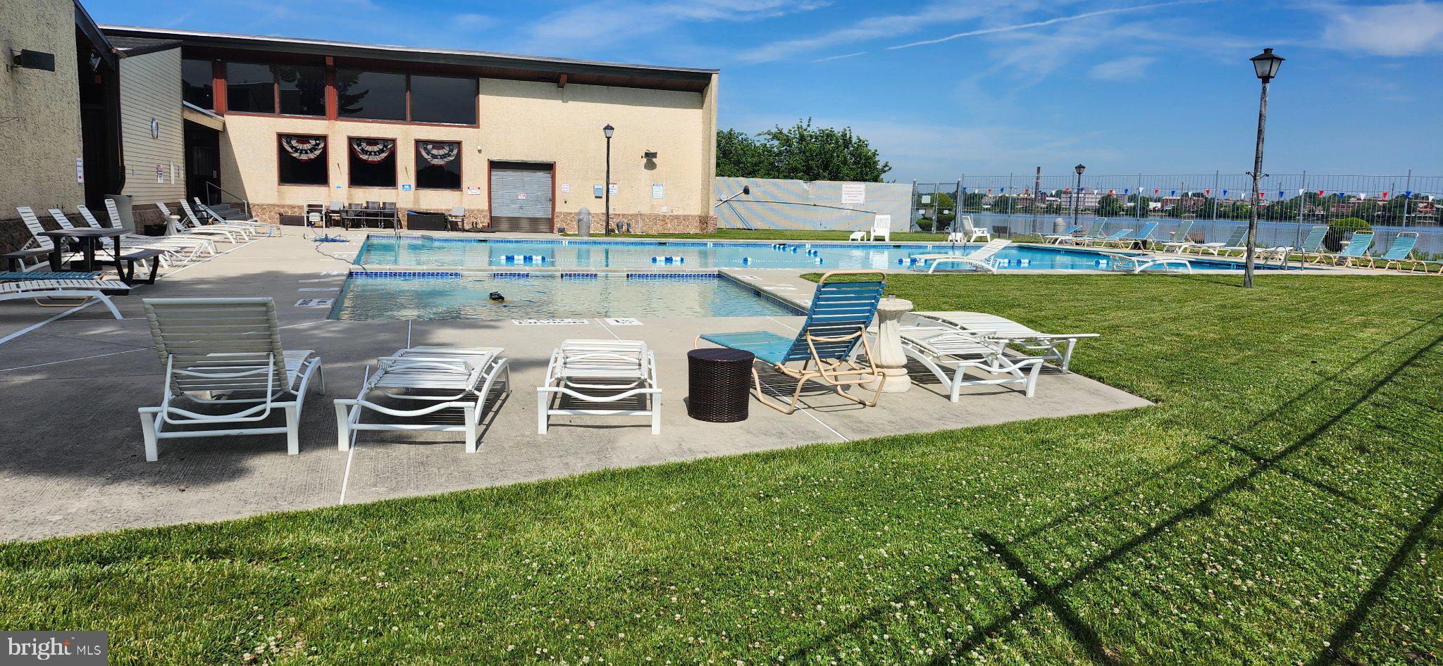 2110 HARBOUR DRIVE 2110