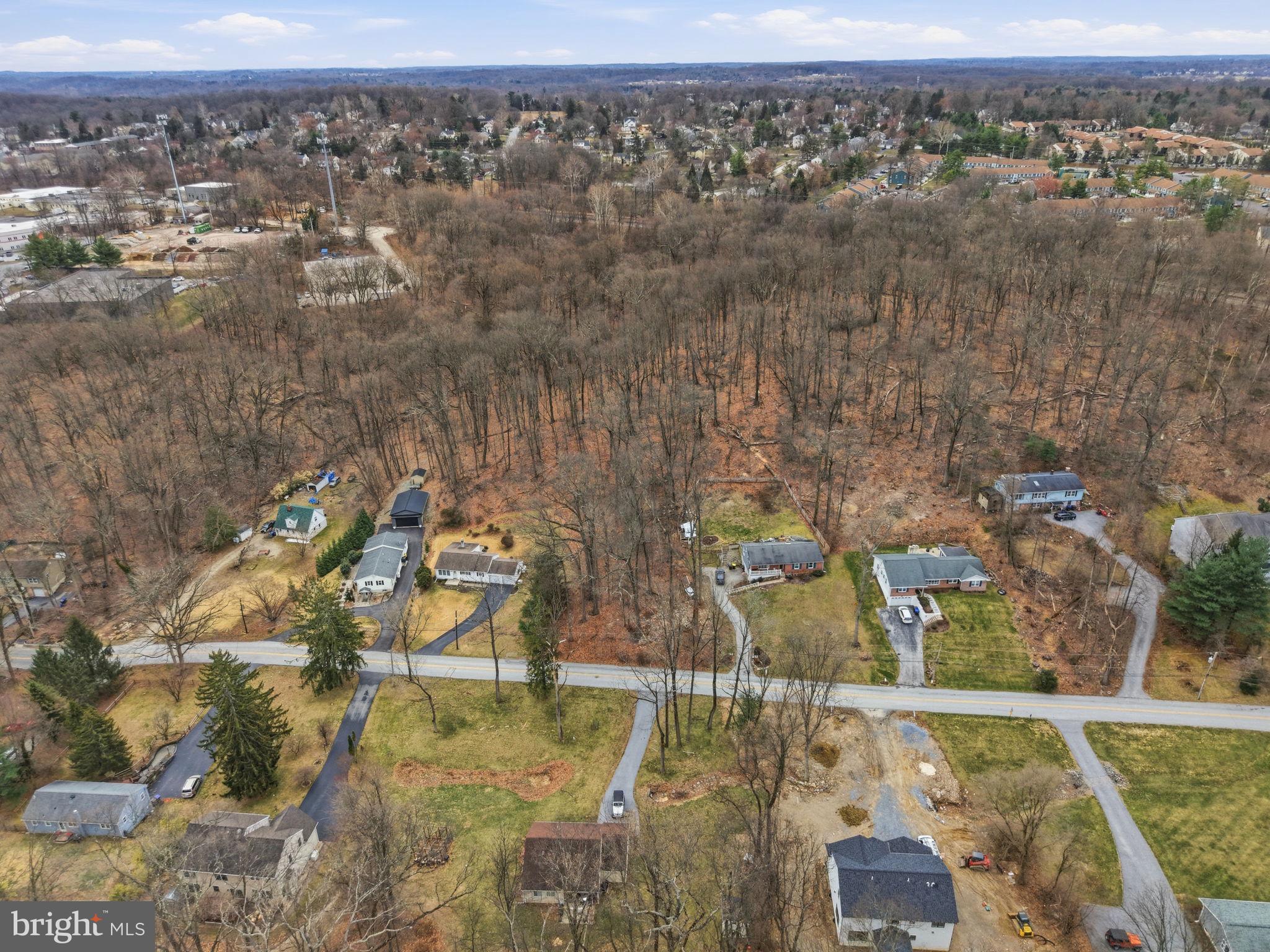 GENERAL WARREN VIL - Land