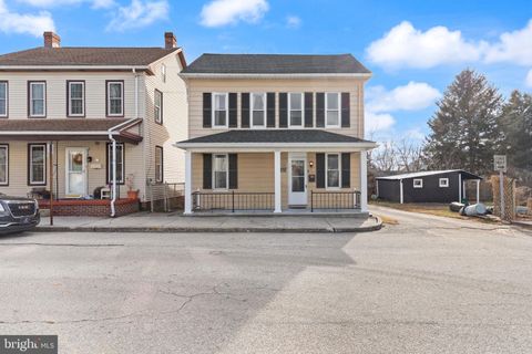 2 ORCHARD STREET HANOVER PA 17331
