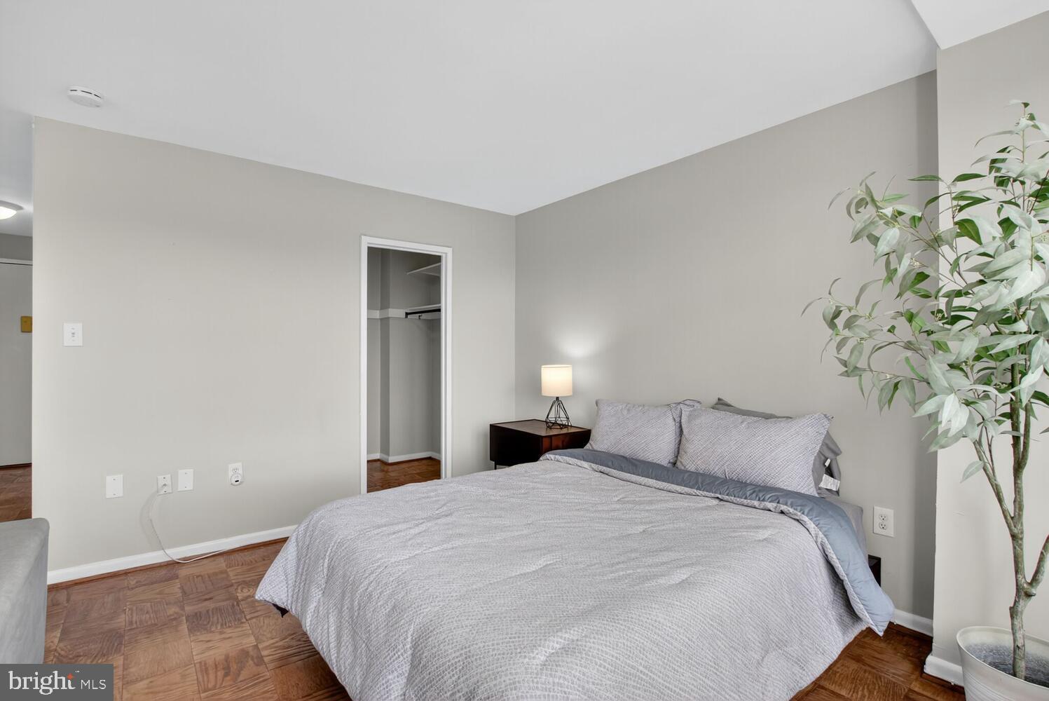 10401 GROSVENOR PLACE 808