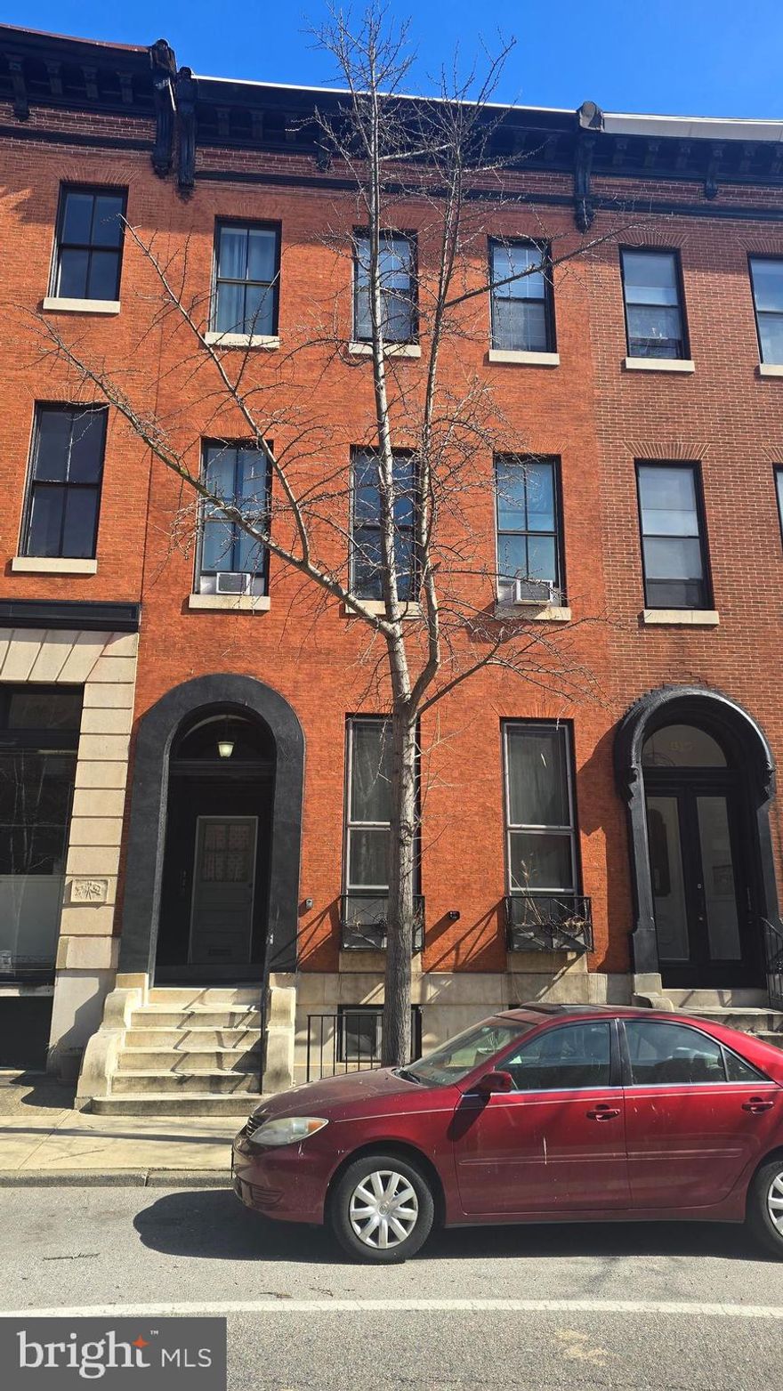 This adorable Mount Vernon one-bed/one-bath apartment is available for immediate occupancy! This third-floor walkup has hardwood floors, a renovated kitchen and bathroom included. Off street parking available. Close to all the great things Mount Vernon has to offer! Monthly rent is priced at $1225/month; first month's rent and one month security deposit required at lease signing ($2450). Pets are allowed and will be considered on a case-by-case basis.