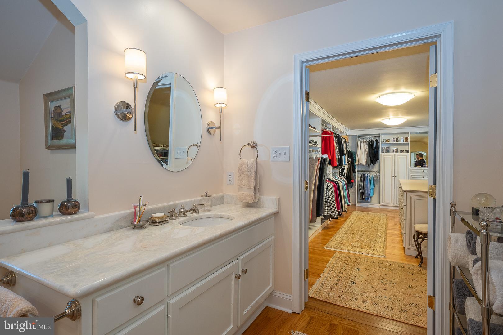 COLONIAL VIL - Residential