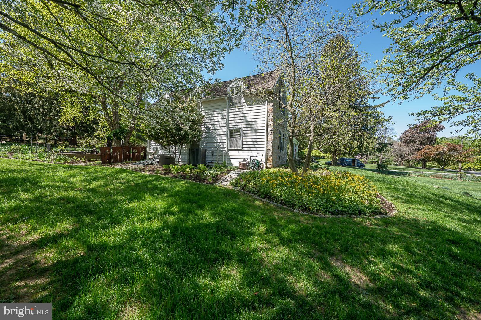 COLONIAL VIL - Residential