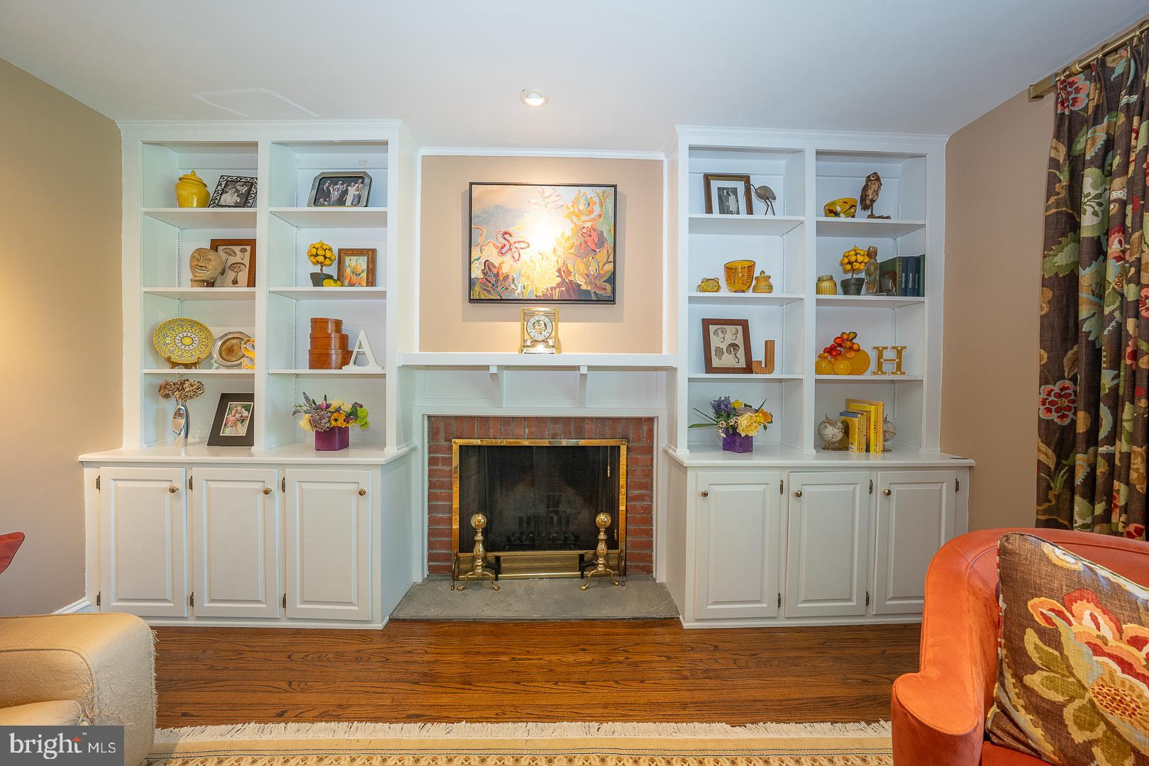 COLONIAL VIL - Residential