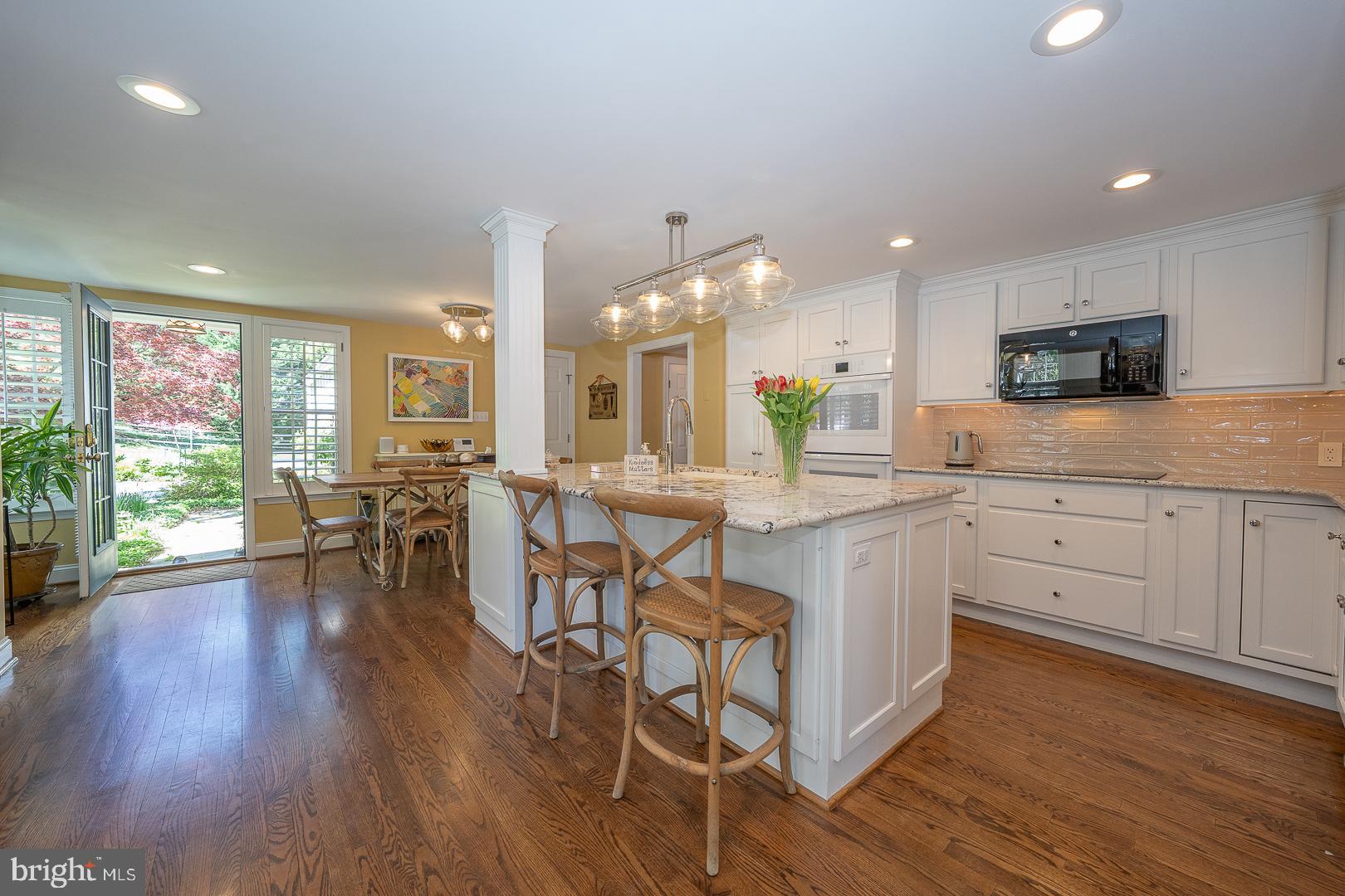 COLONIAL VIL - Residential