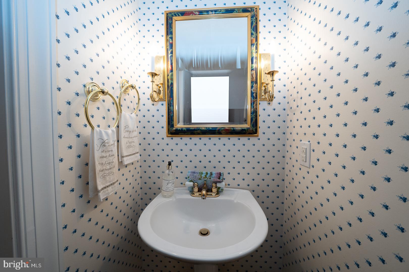 COLONIAL VIL - Residential