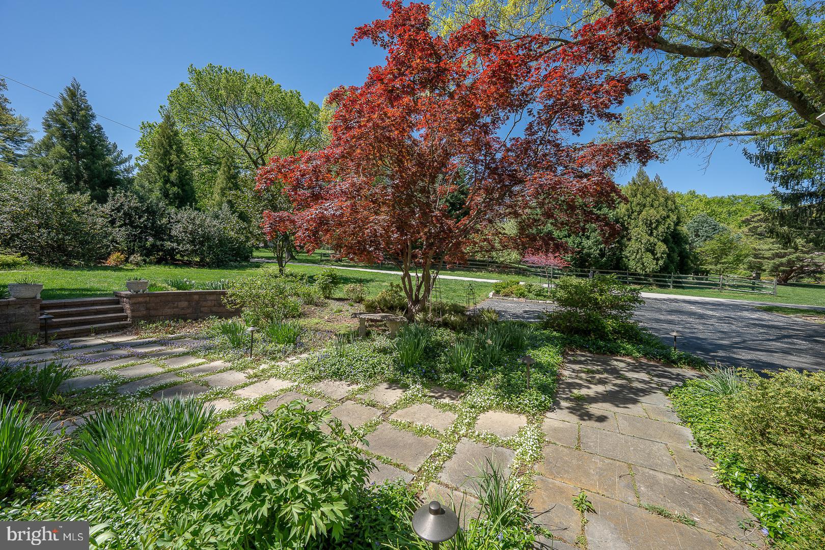 COLONIAL VIL - Residential