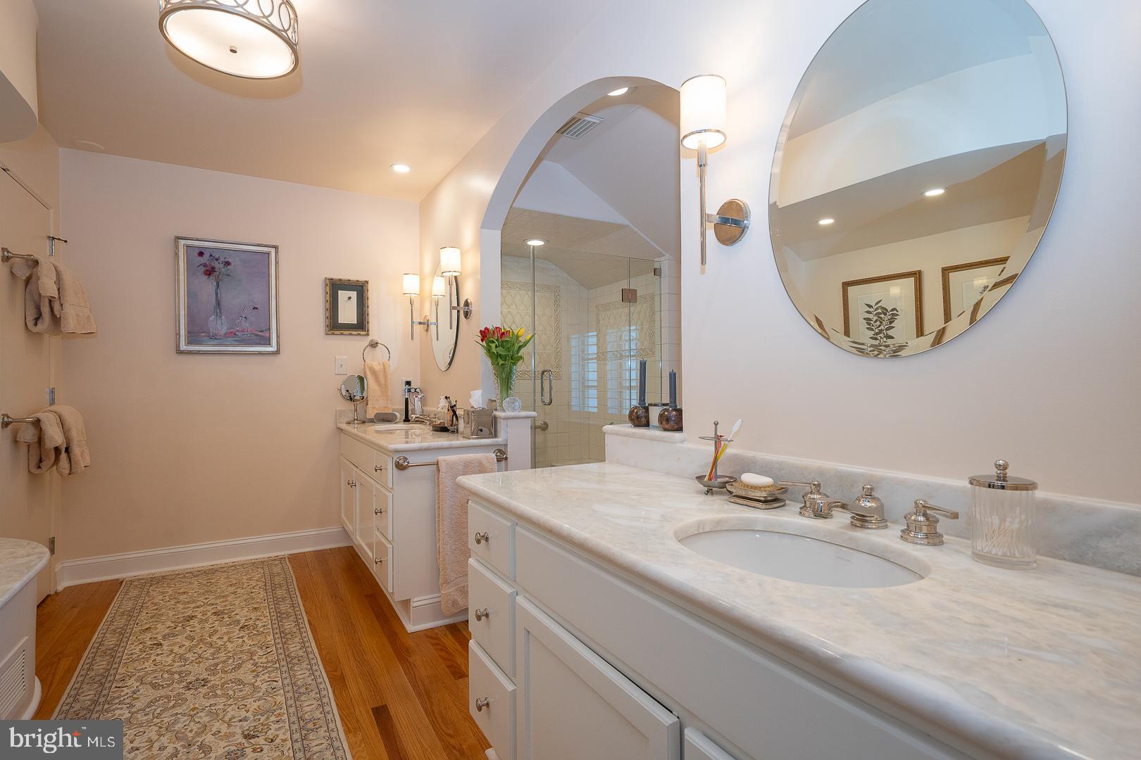 COLONIAL VIL - Residential