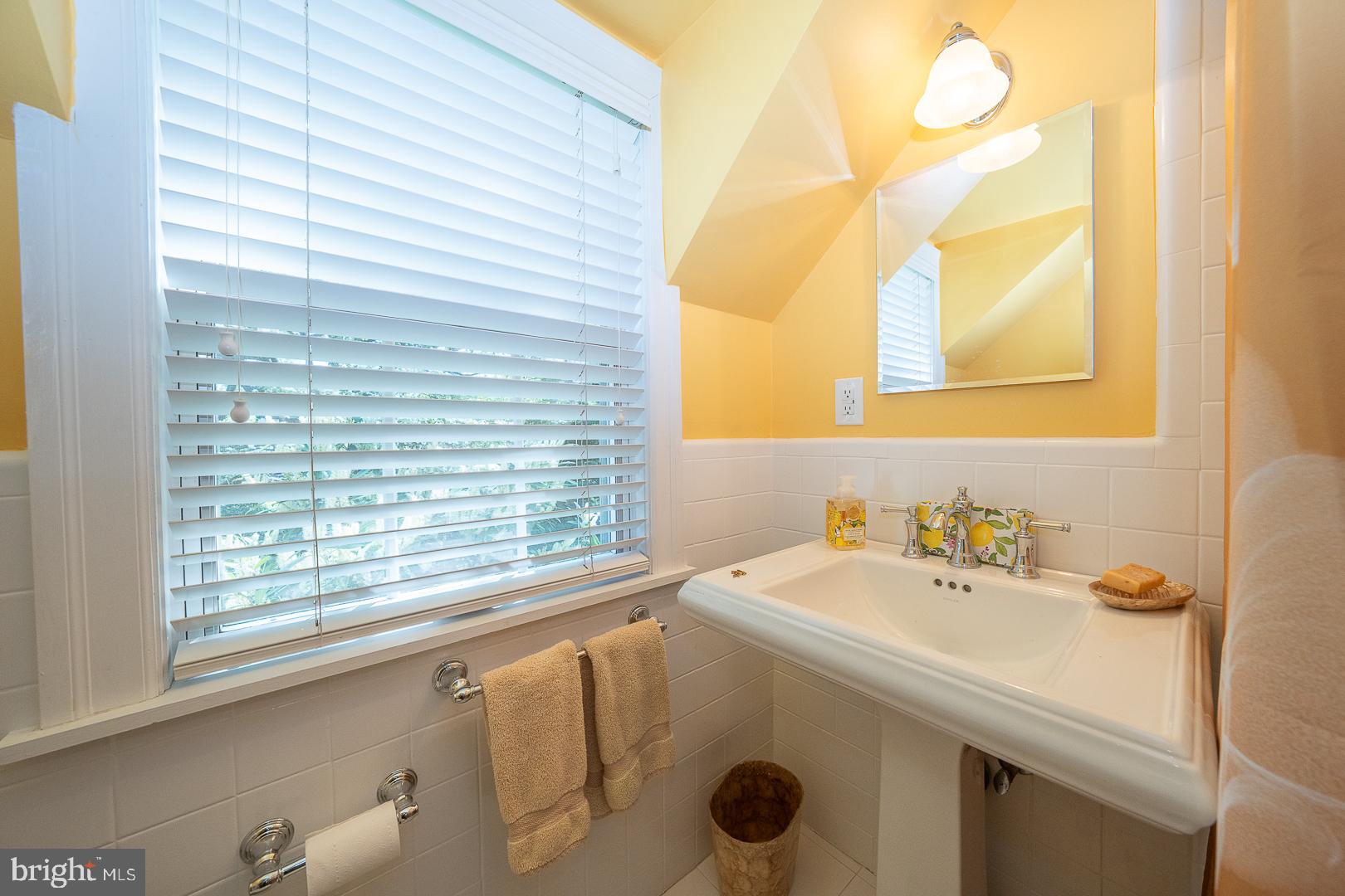 COLONIAL VIL - Residential