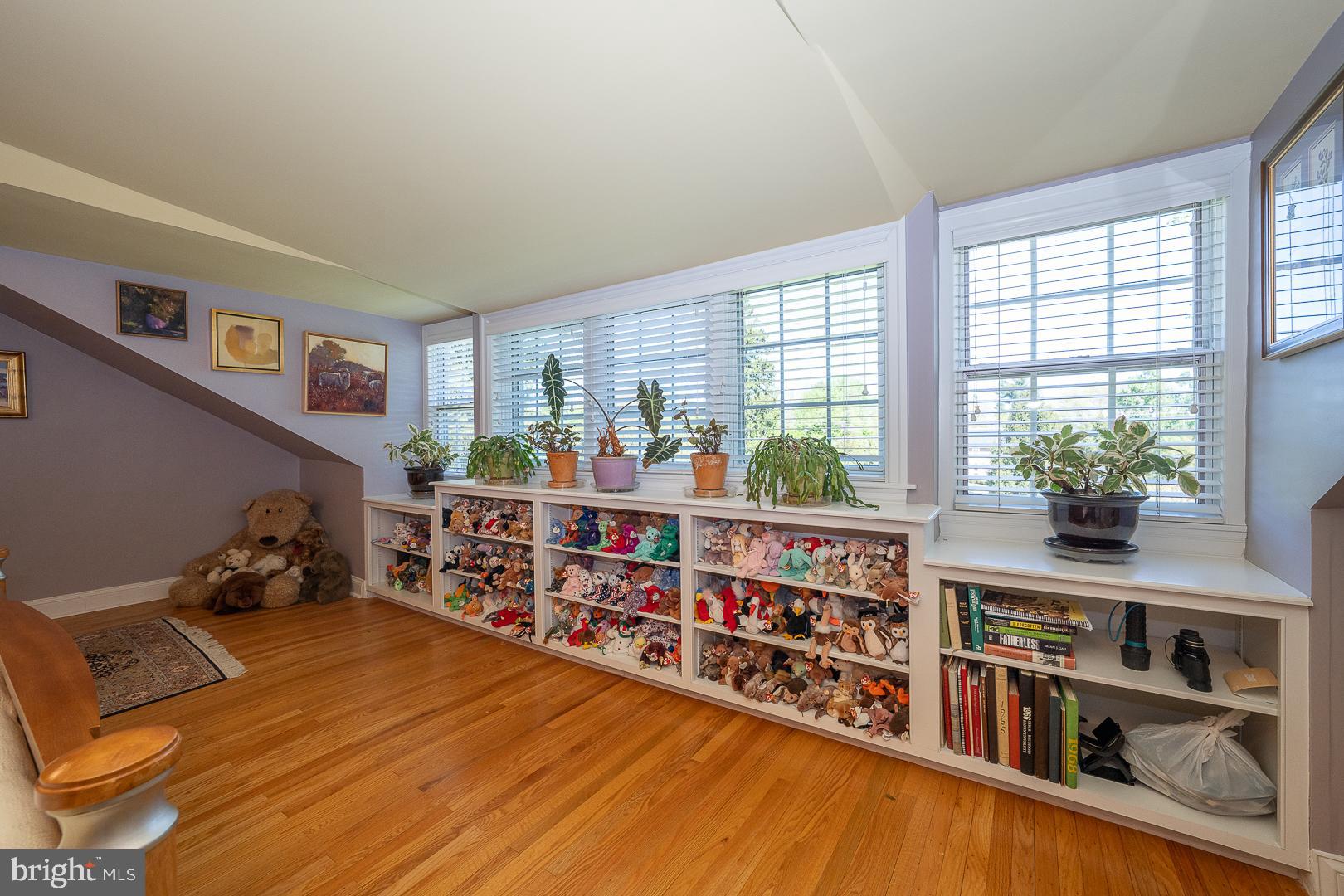 COLONIAL VIL - Residential