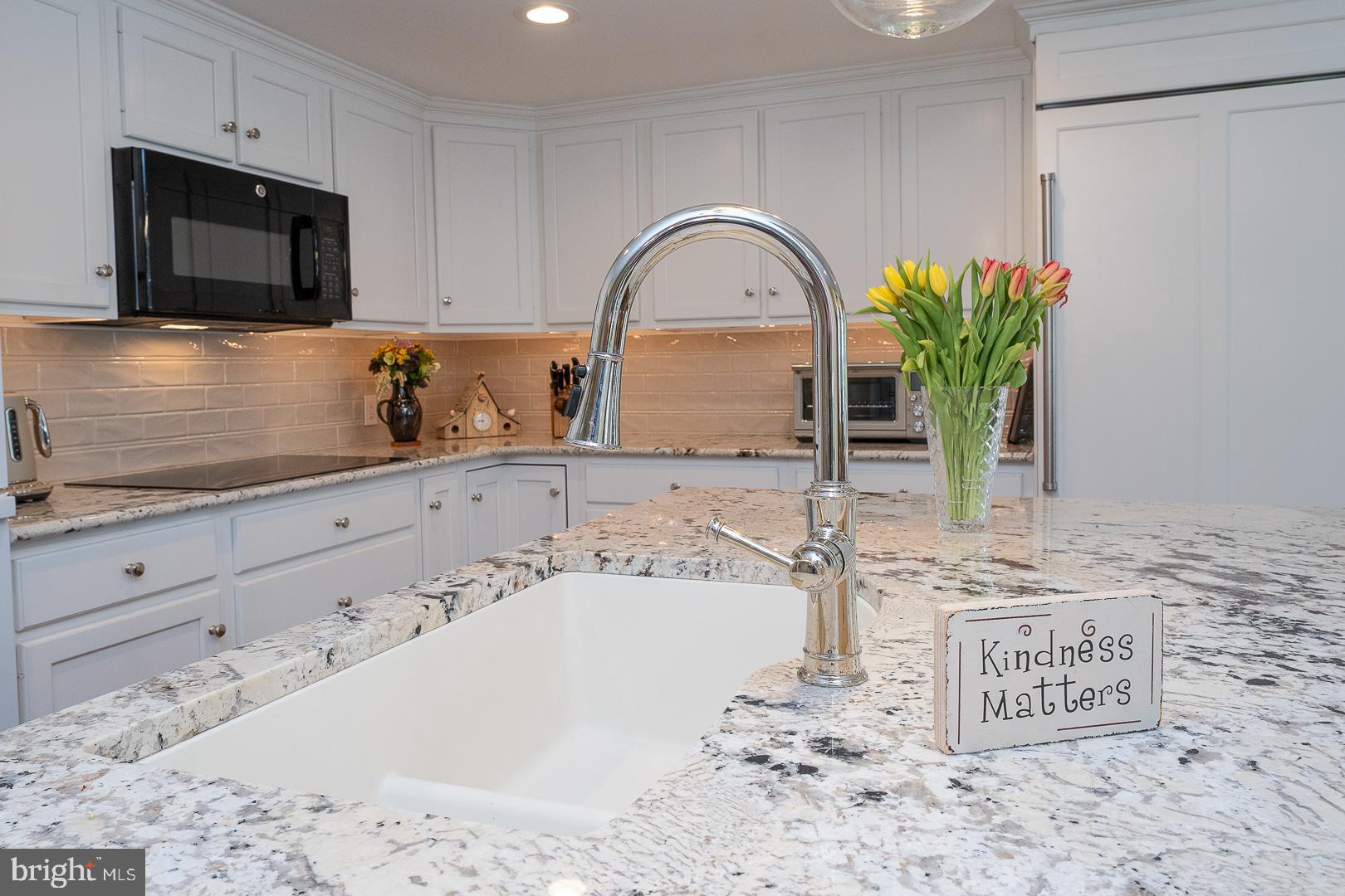 COLONIAL VIL - Residential