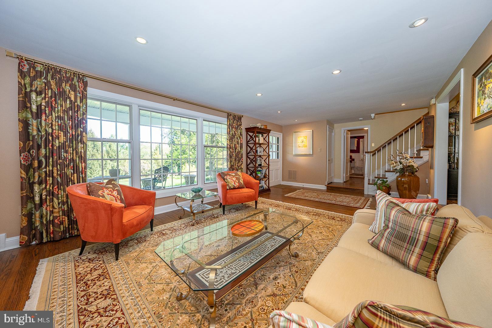 COLONIAL VIL - Residential