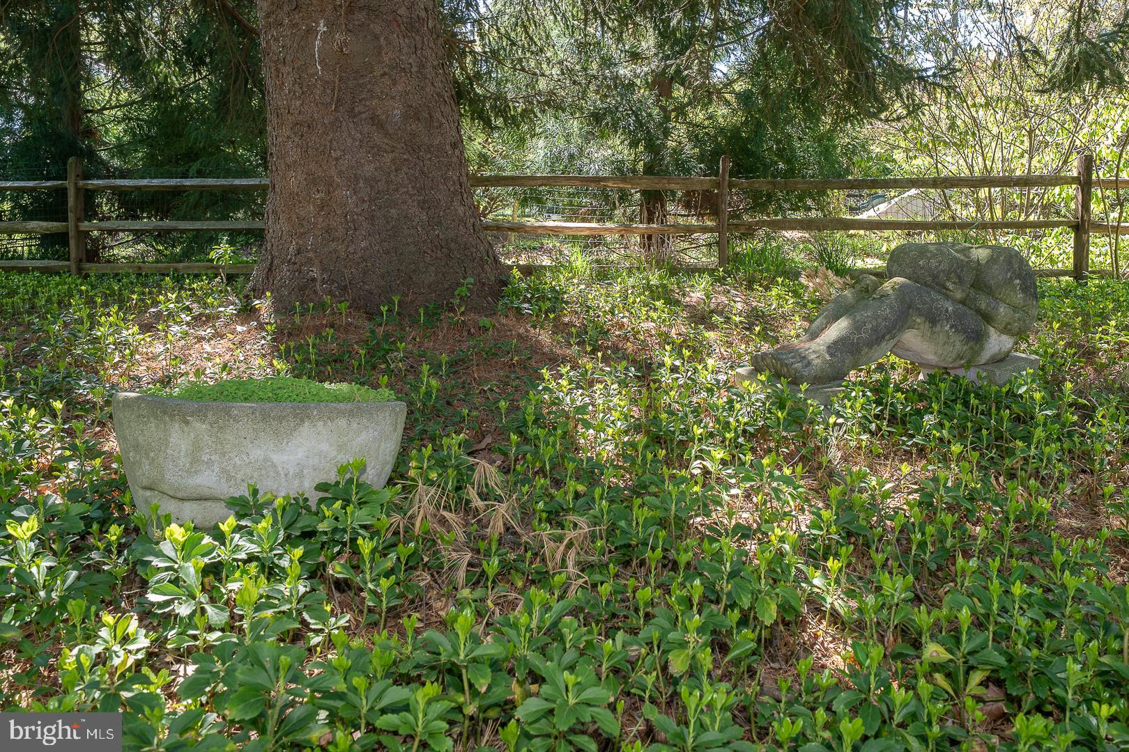 COLONIAL VIL - Residential