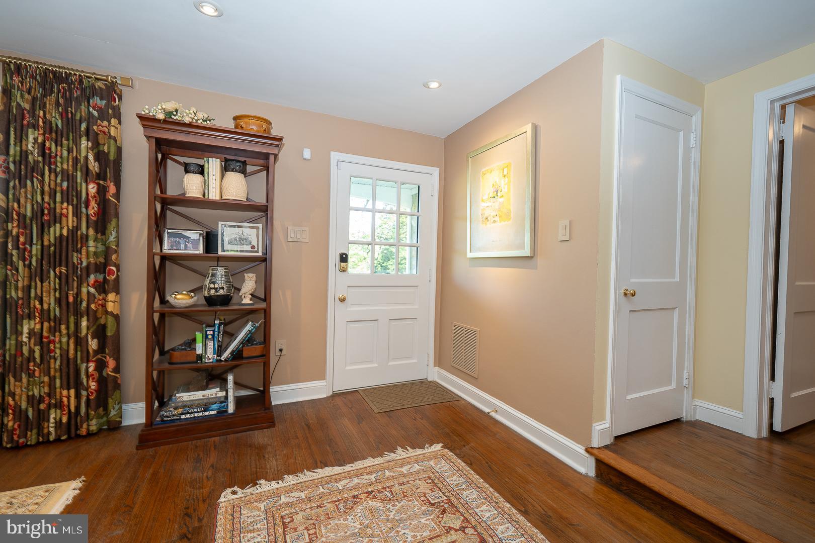 COLONIAL VIL - Residential