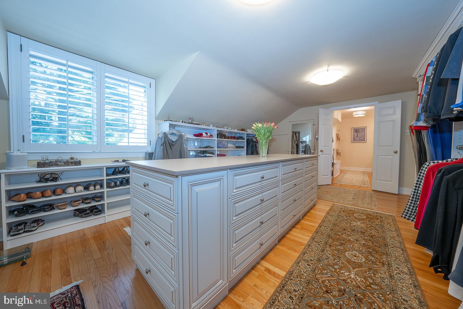 COLONIAL VIL - Residential