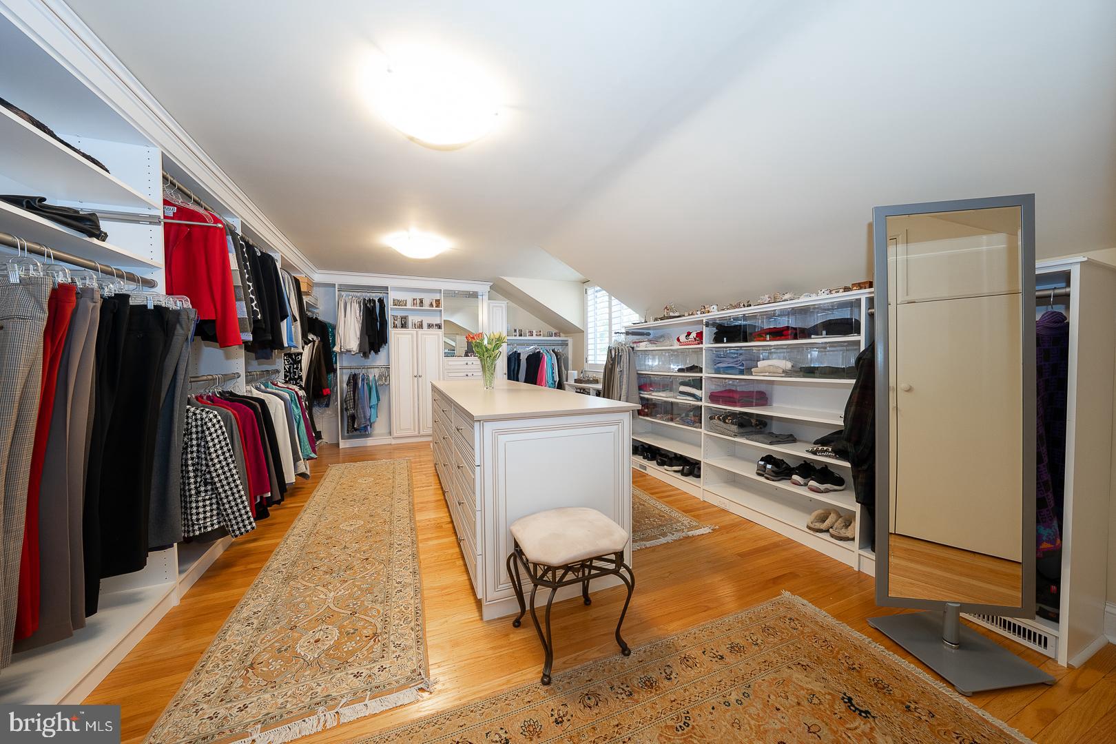 COLONIAL VIL - Residential