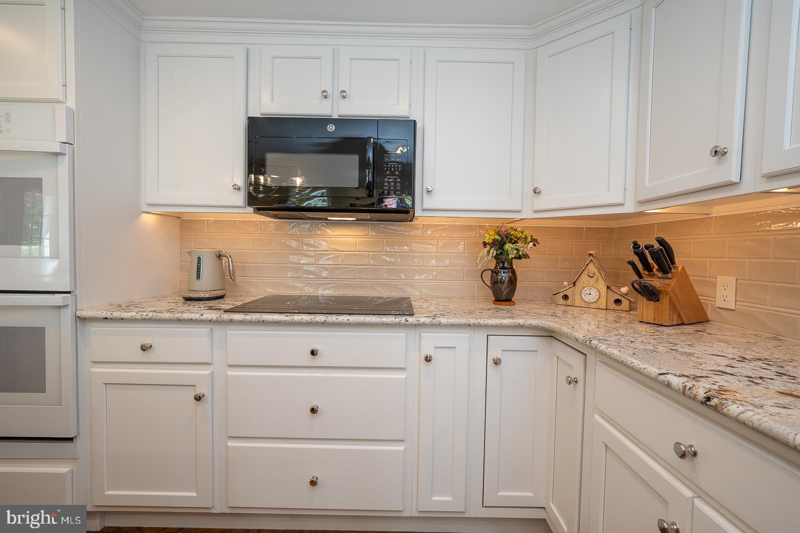 COLONIAL VIL - Residential