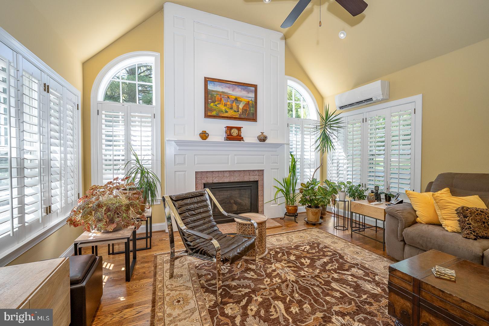 COLONIAL VIL - Residential