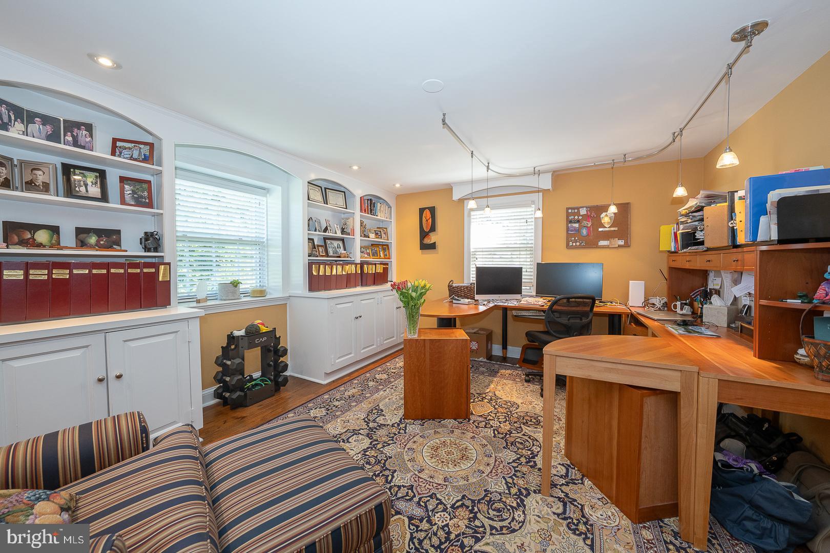 COLONIAL VIL - Residential