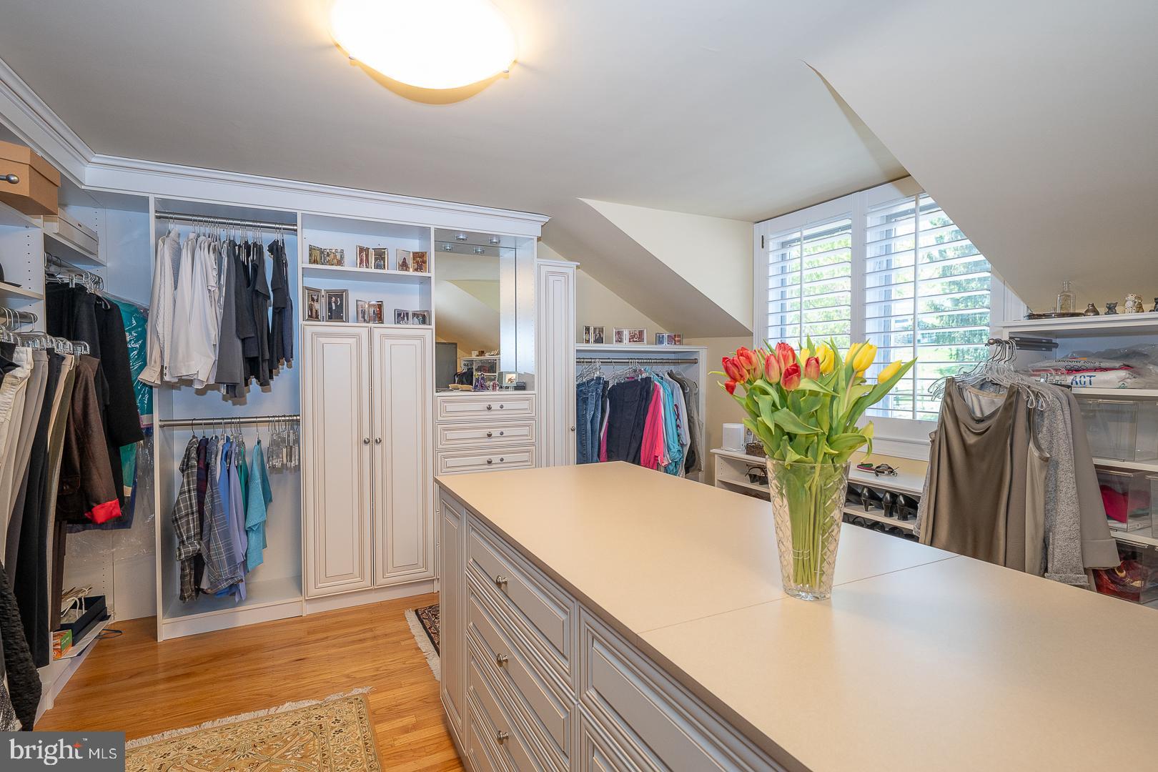 COLONIAL VIL - Residential