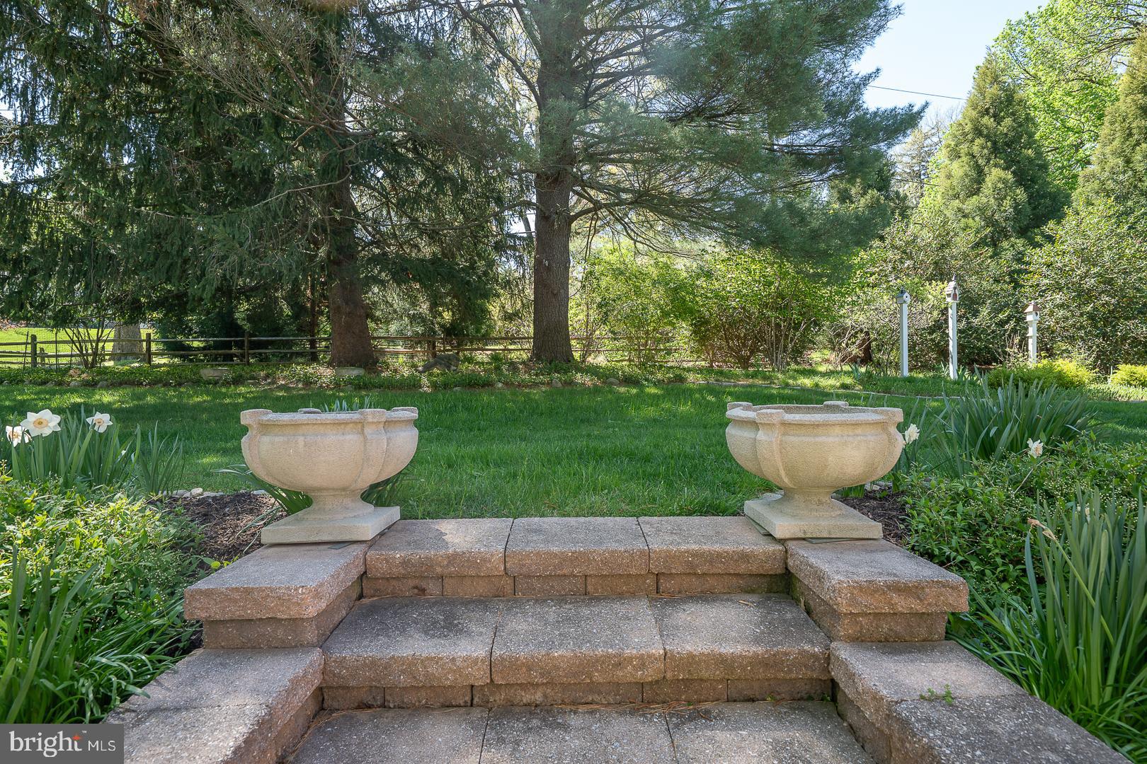 COLONIAL VIL - Residential