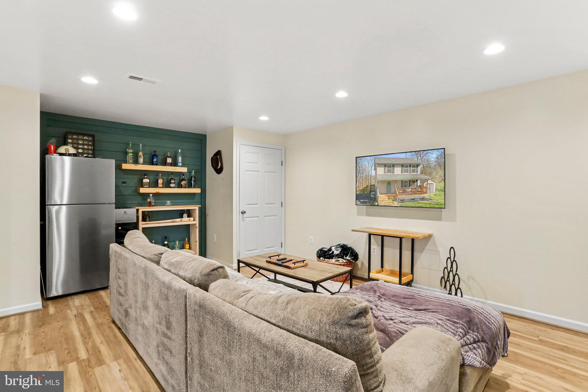 SHEN SHORES - Residential