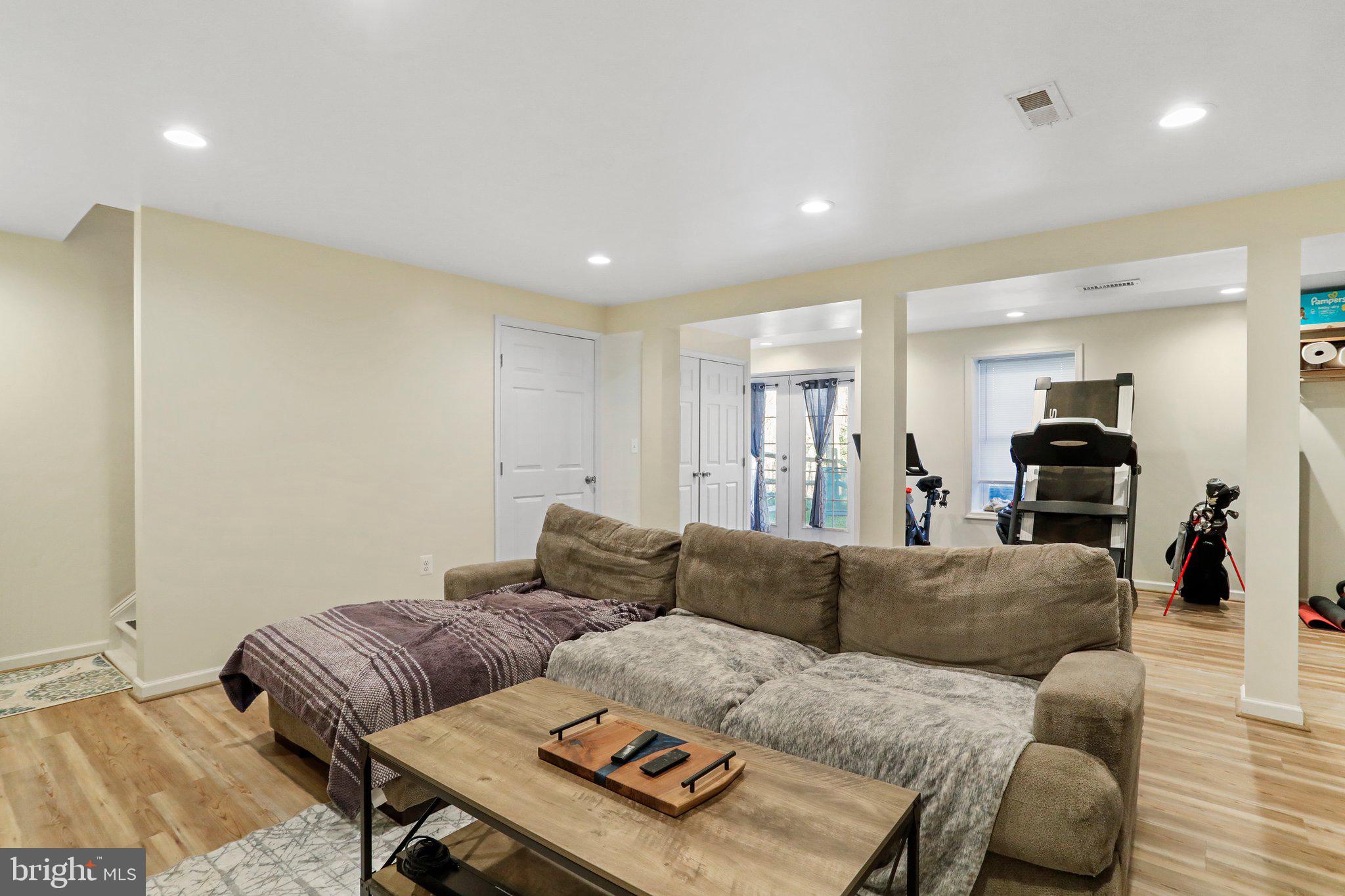 SHEN SHORES - Residential