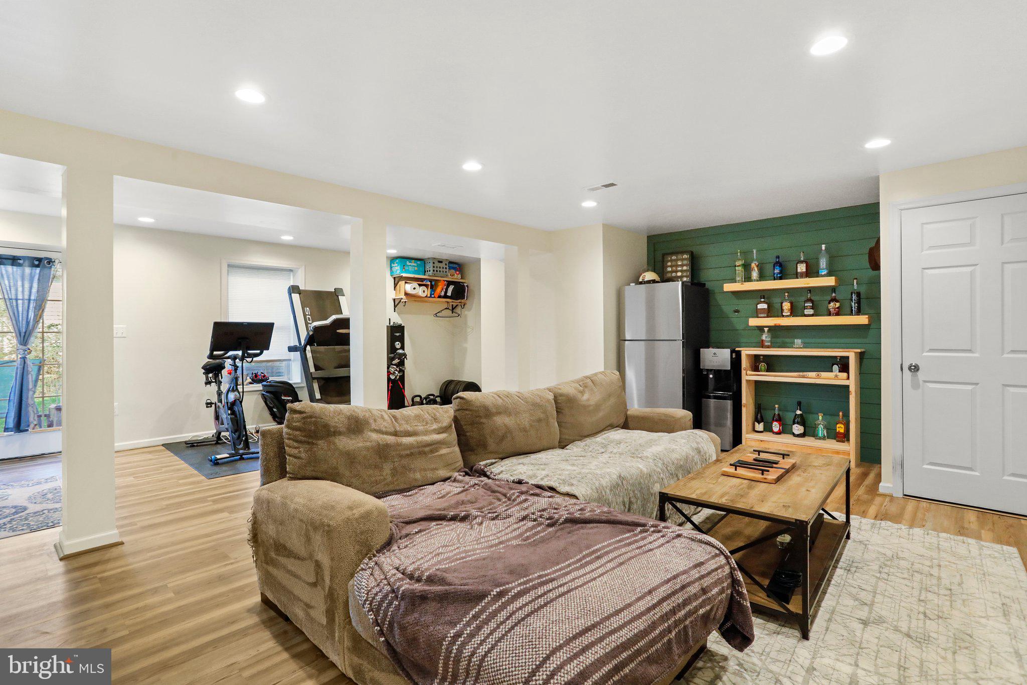 SHEN SHORES - Residential