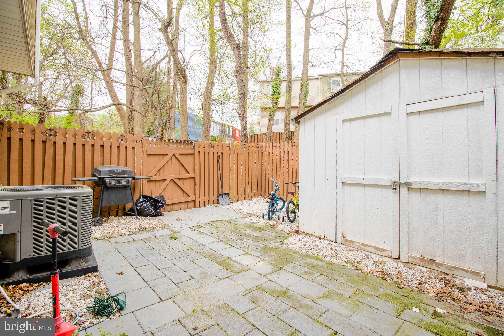 HILLCREST TOWNE - Residential