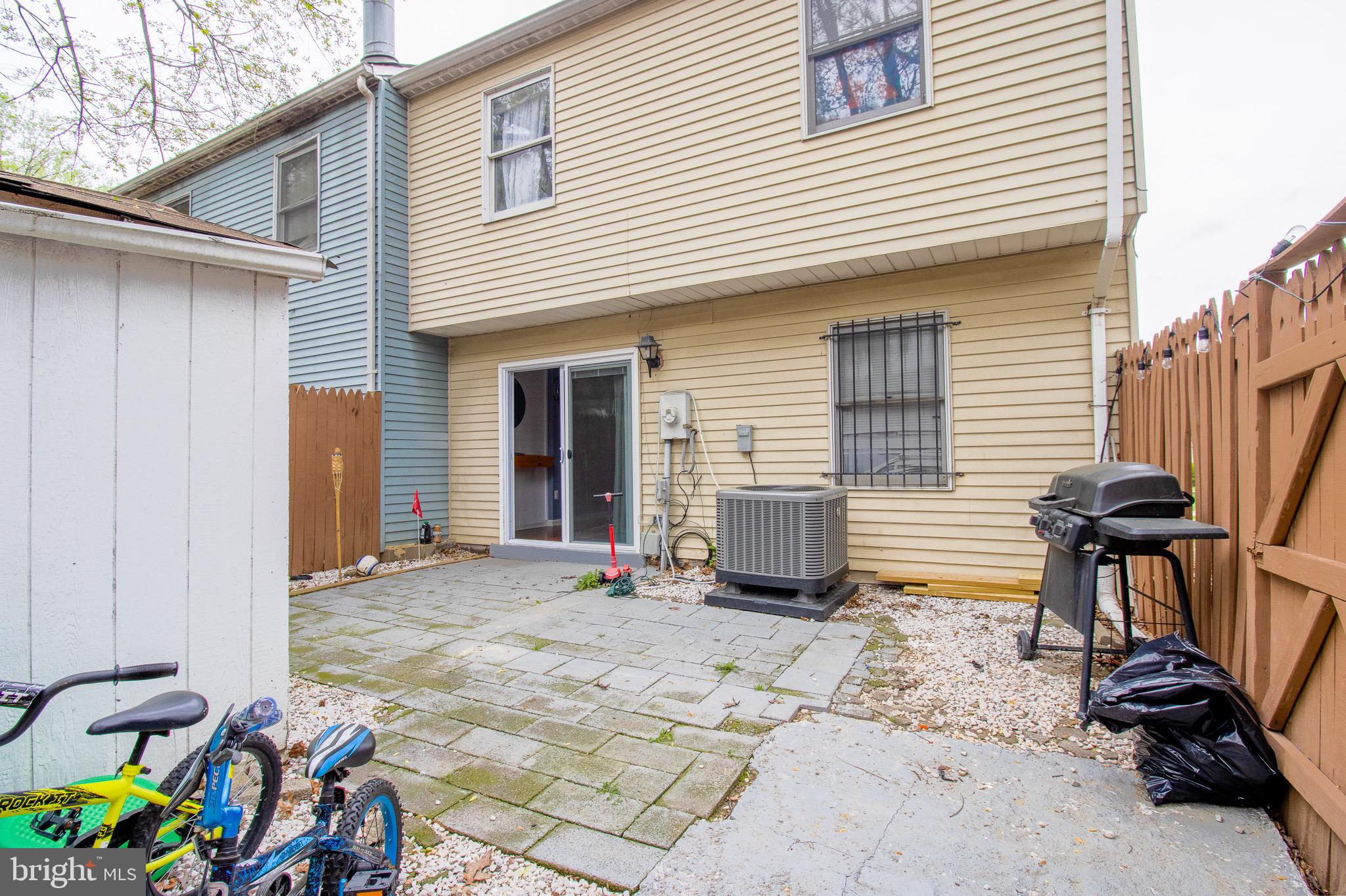 HILLCREST TOWNE - Residential