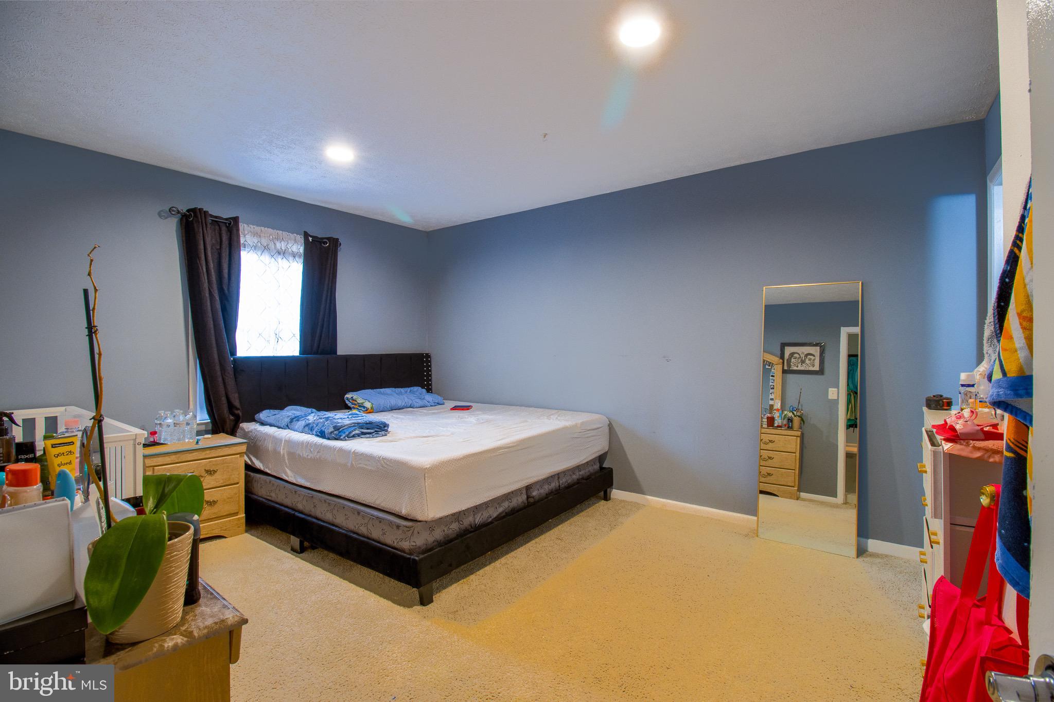 HILLCREST TOWNE - Residential