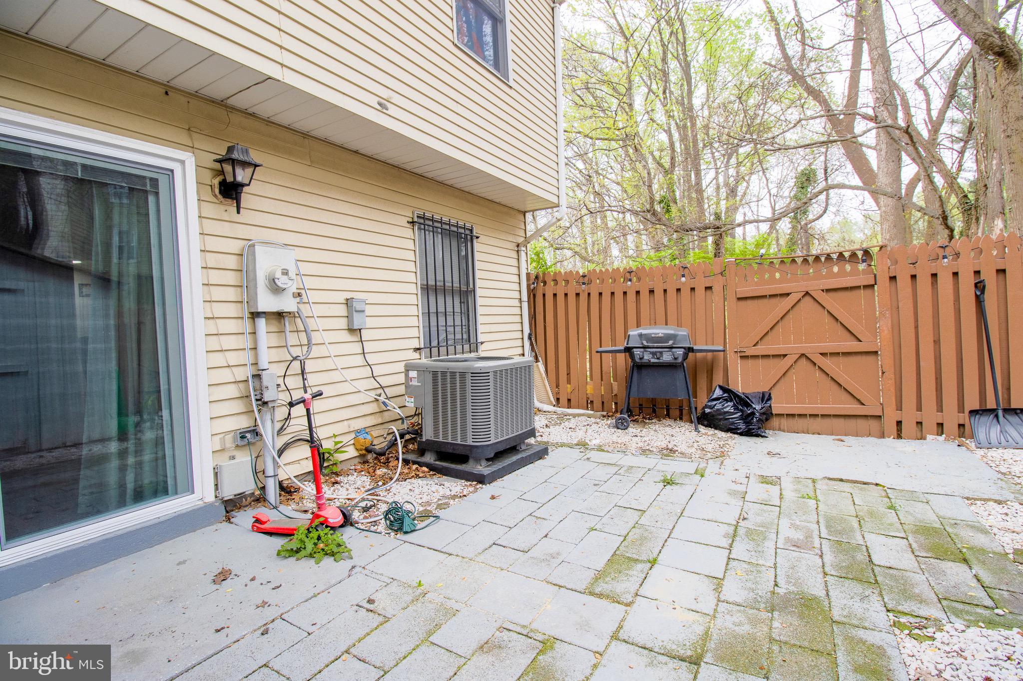 HILLCREST TOWNE - Residential